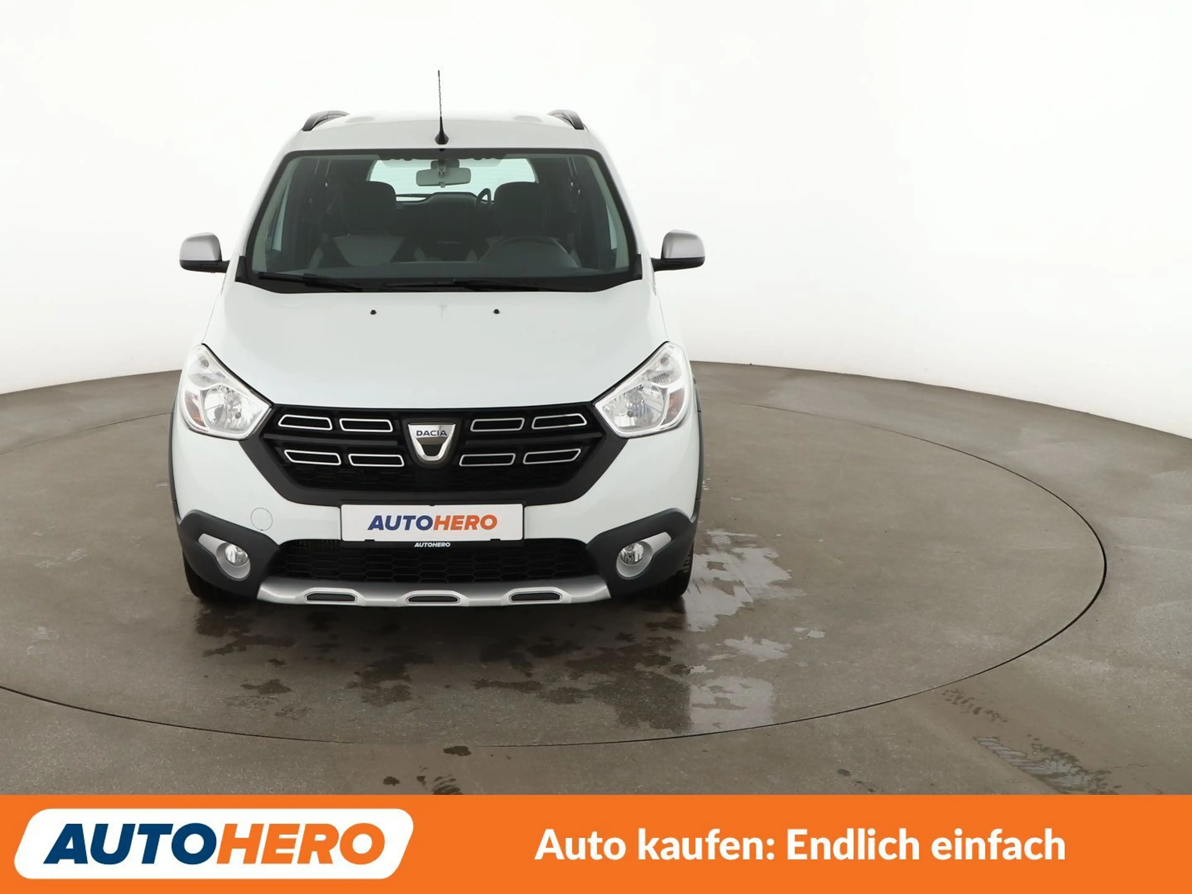Dacia Lodgy 1.3 TCe Stepway*TEMPO*NAVI*PDC*KLIMA*GARANTIE* — photo 9