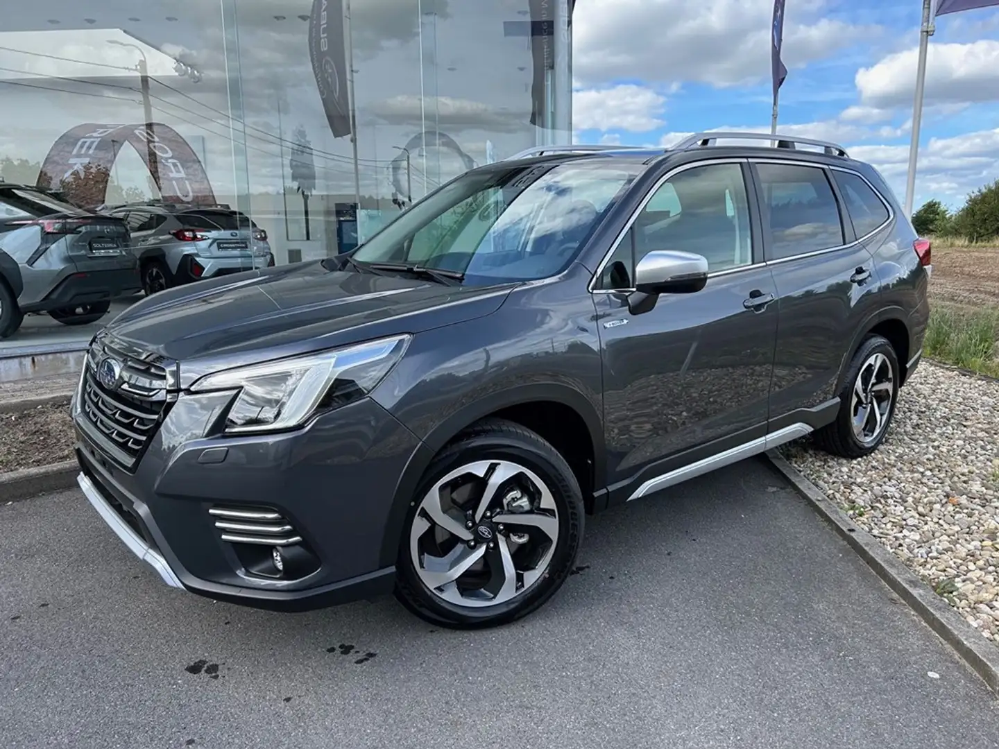 Subaru Forester 2.0i e-Boxer Premium CVT | 8 jaar garantie | SUPER Grijs - 1