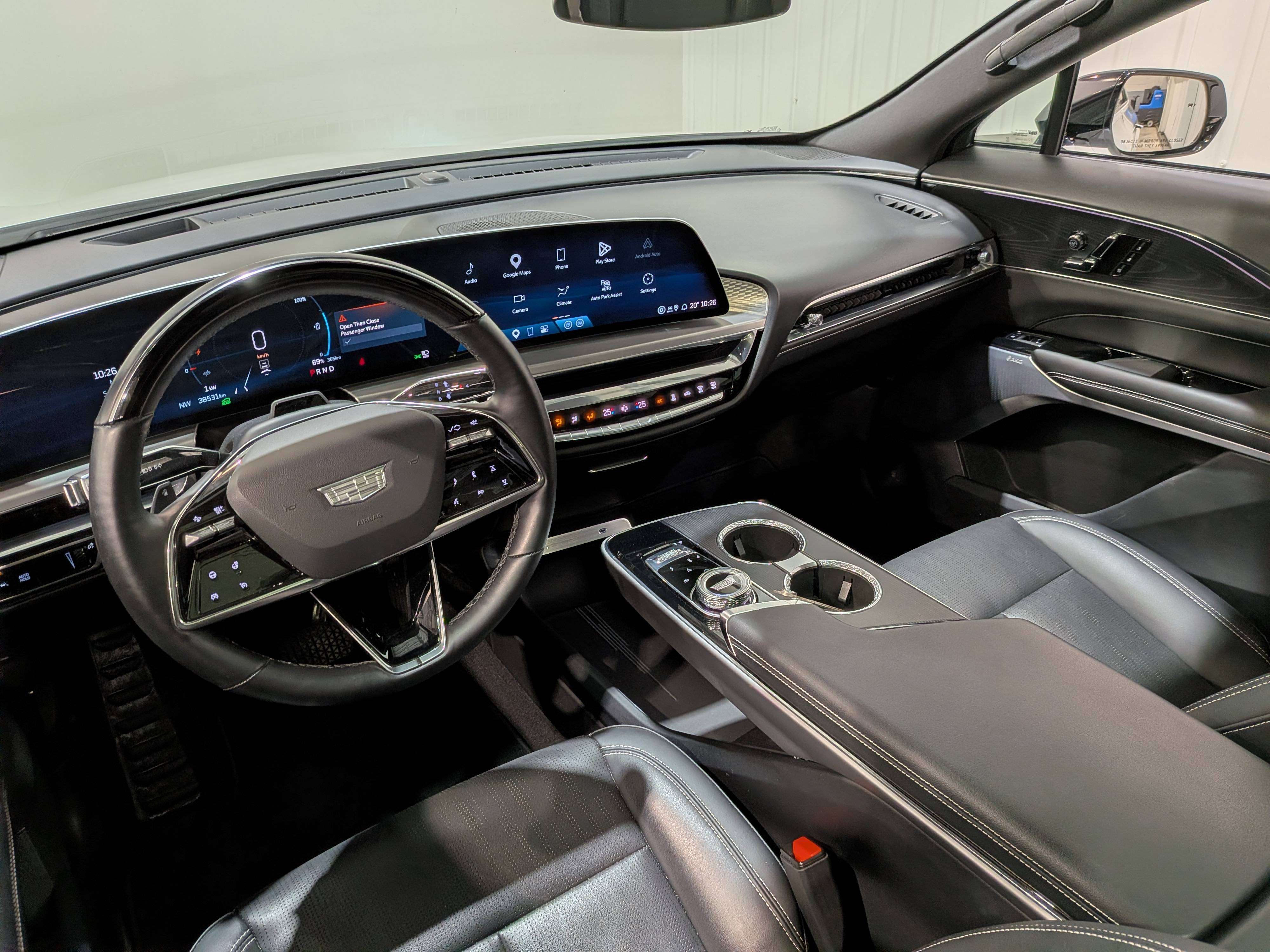 Cadillac LYRIQ 2024