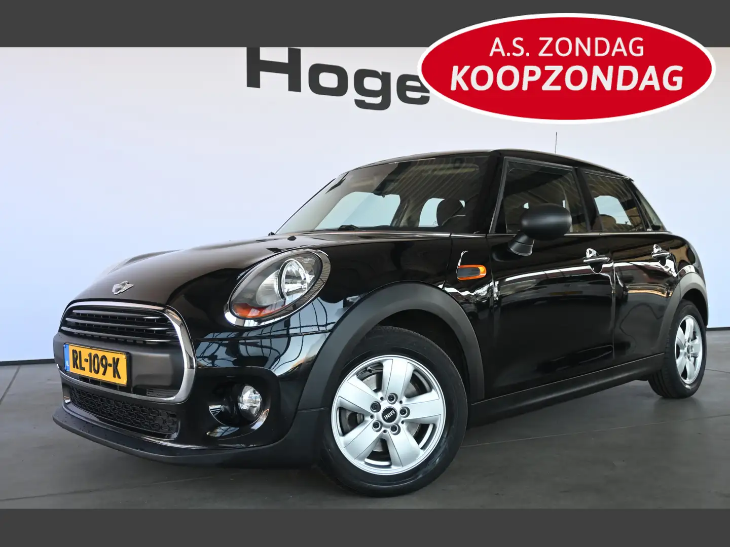 MINI One Mini 1.5 Business Airco Cruise control Navigatie L Zwart - 1