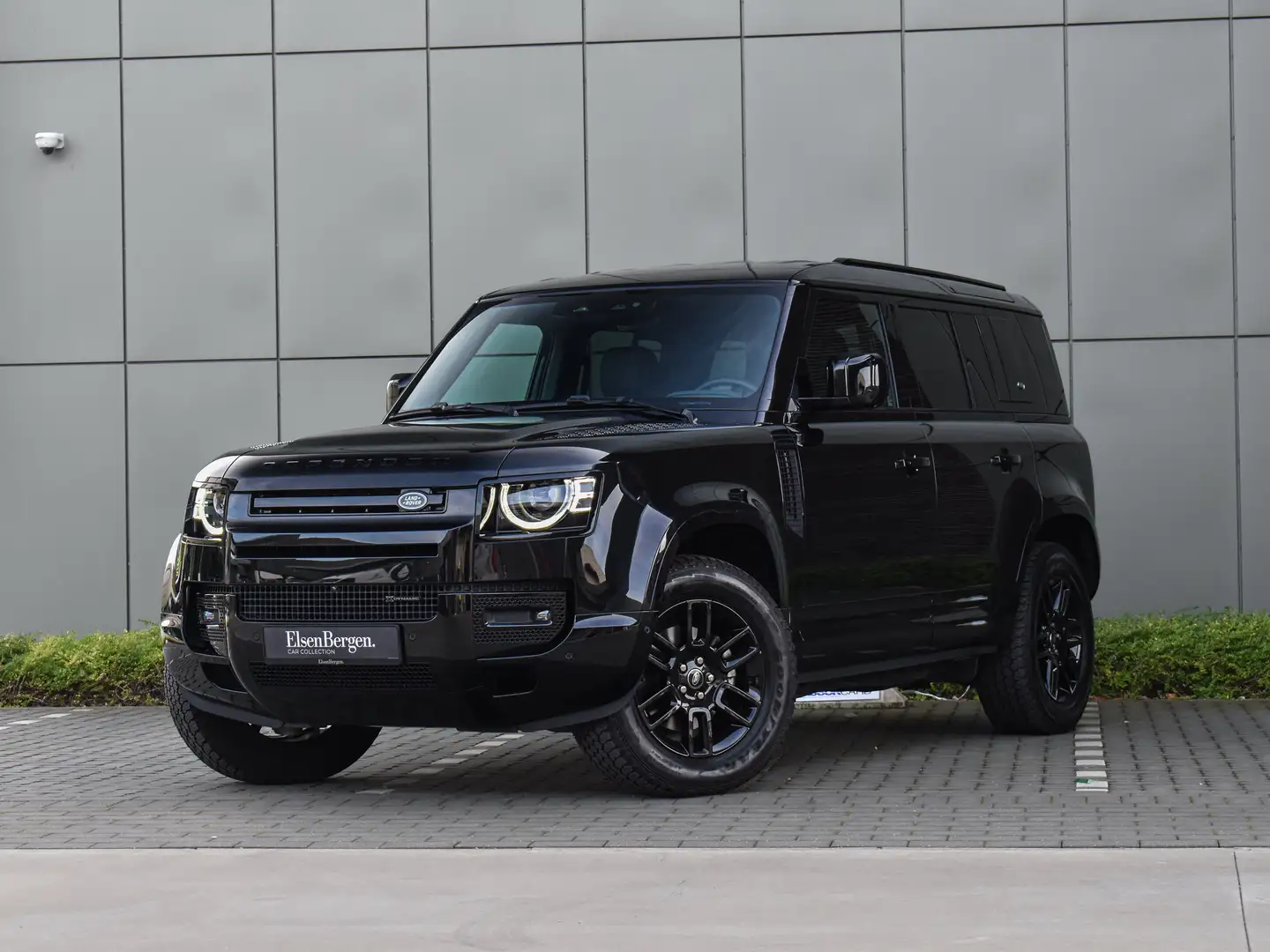 Land Rover Defender 110 D200 SE X-DYNAMIC - LICHTE VRACHT / BTW Noir - 1