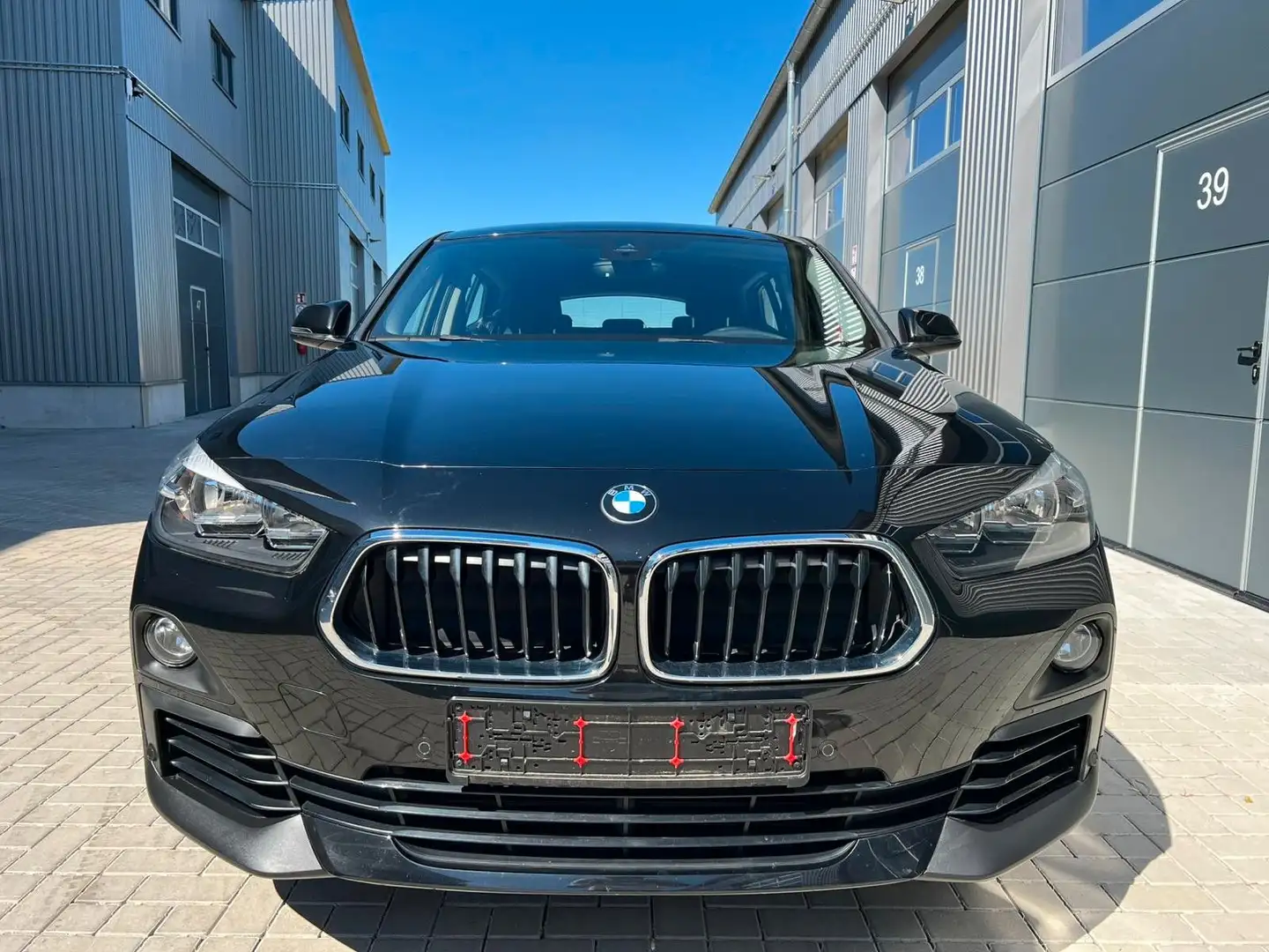 BMW X2 sDrive 20i Advantage ACC Kamera Temp Shz Navi Schwarz - 2