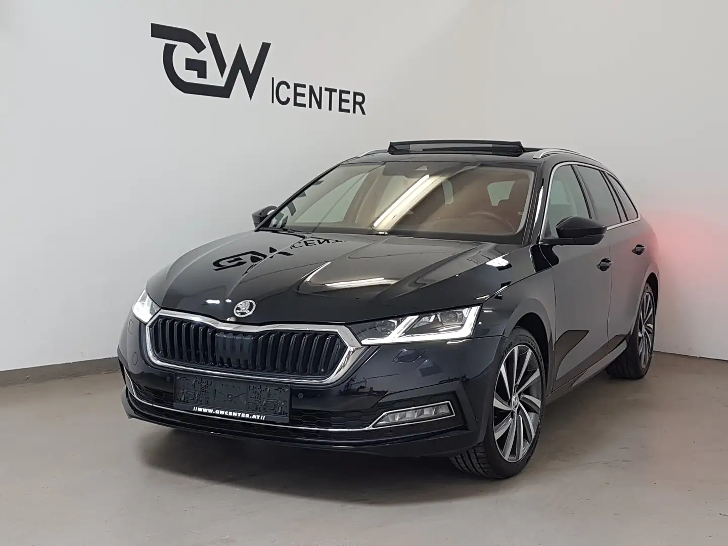 Skoda Octavia Combi 2,0 TDI DSG Style Matrix Virtual AHK Pano Schwarz - 2