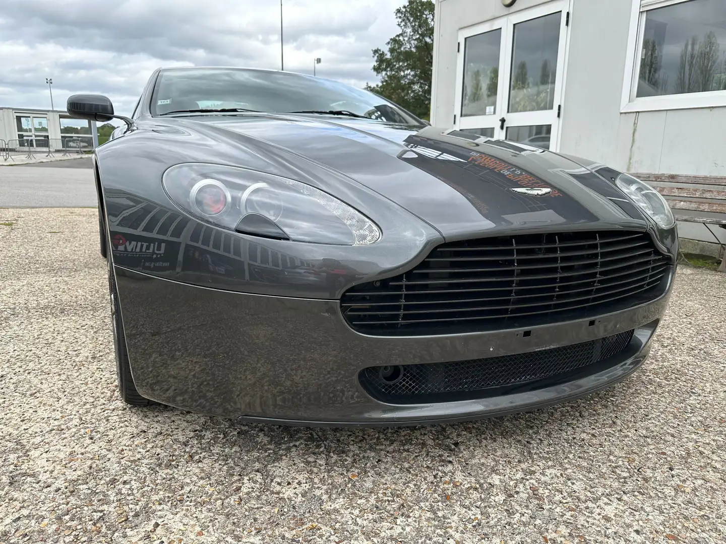 Aston Martin Vantage V8 Grey - 2