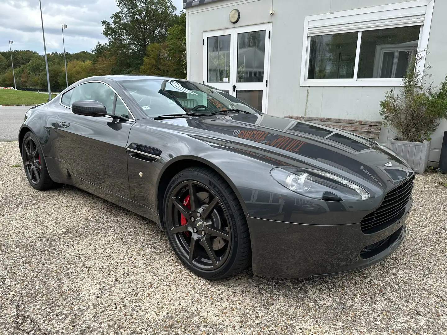 Aston Martin Vantage V8 Grey - 1