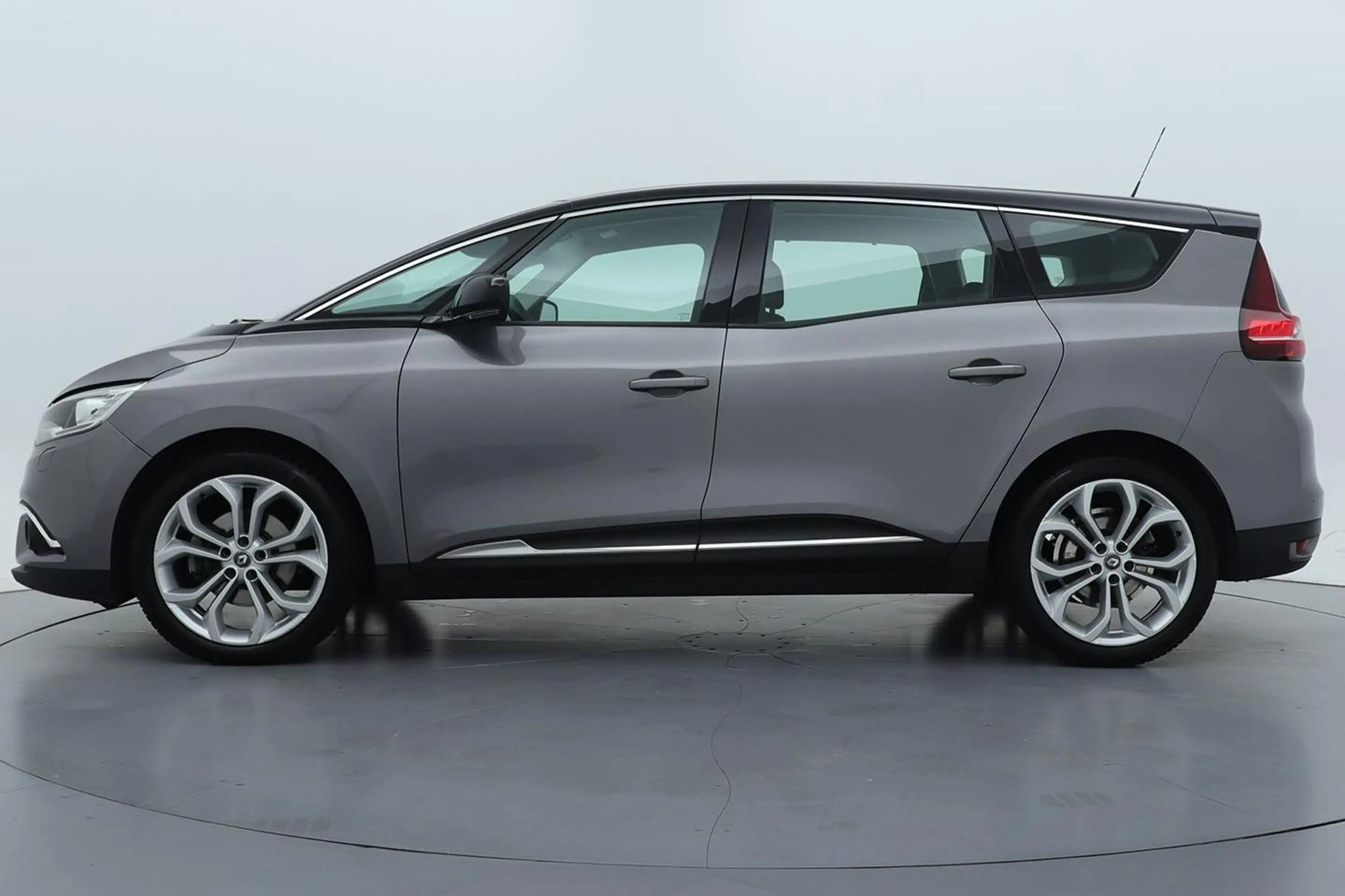 Renault Grand Scenic 1.3 TCe Limited 7p. — photo 8