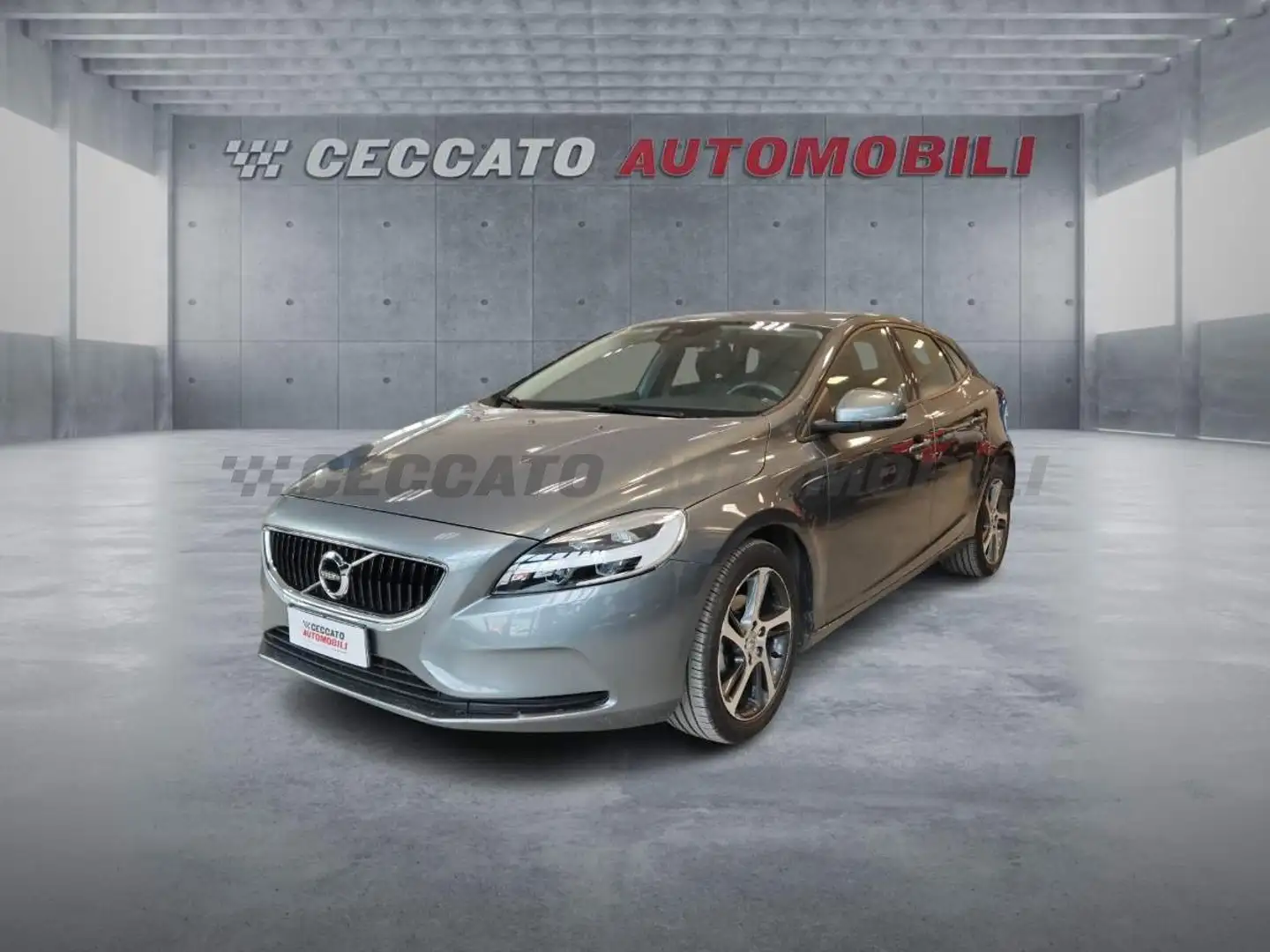 Volvo V40 V40 2.0 d2 Momentum my17 Grigio - 1
