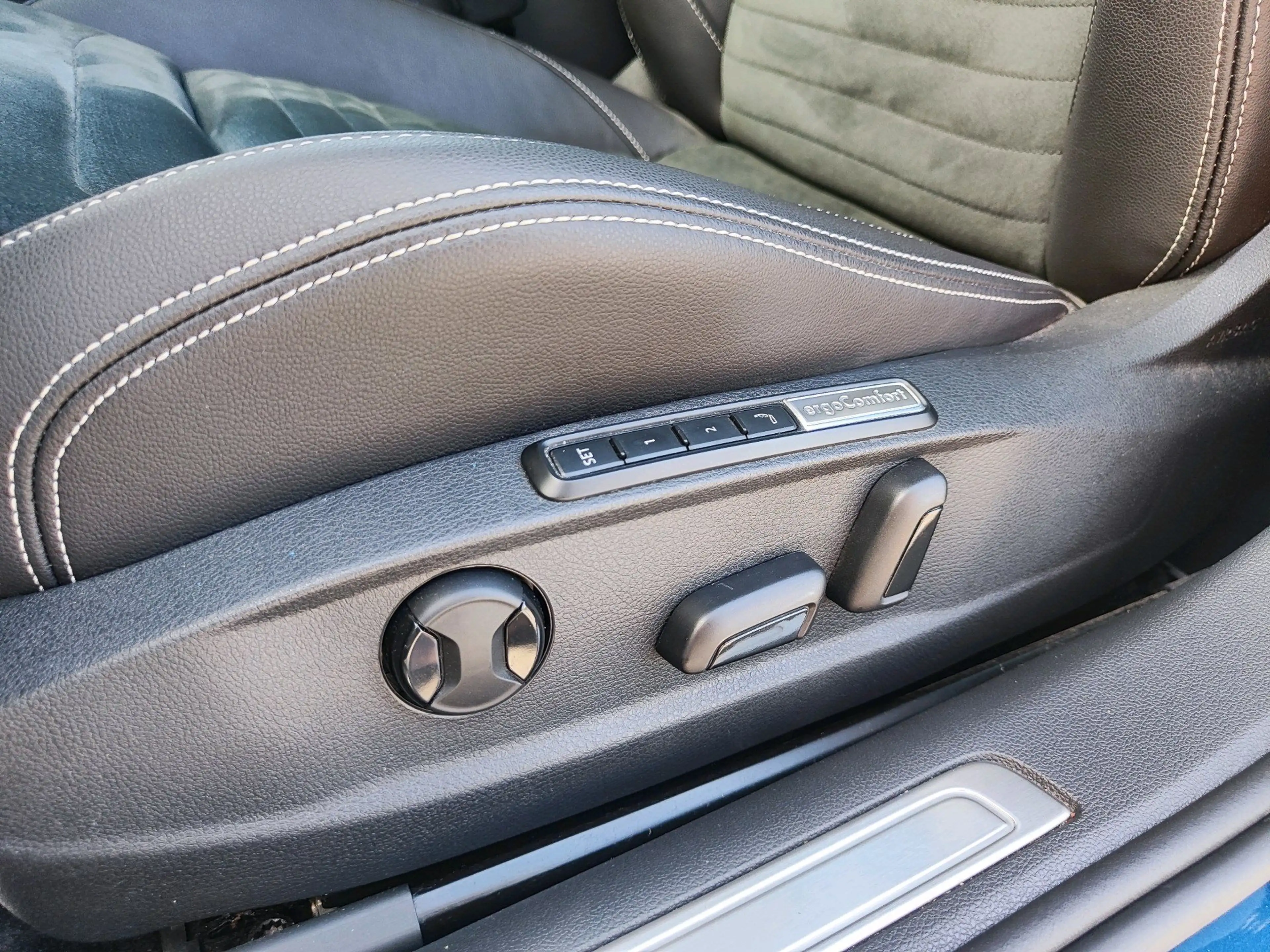 Volkswagen Passat Variant 2.0 TSI Elegance *AHK*ErgoActive*MATRIX* — photo 21
