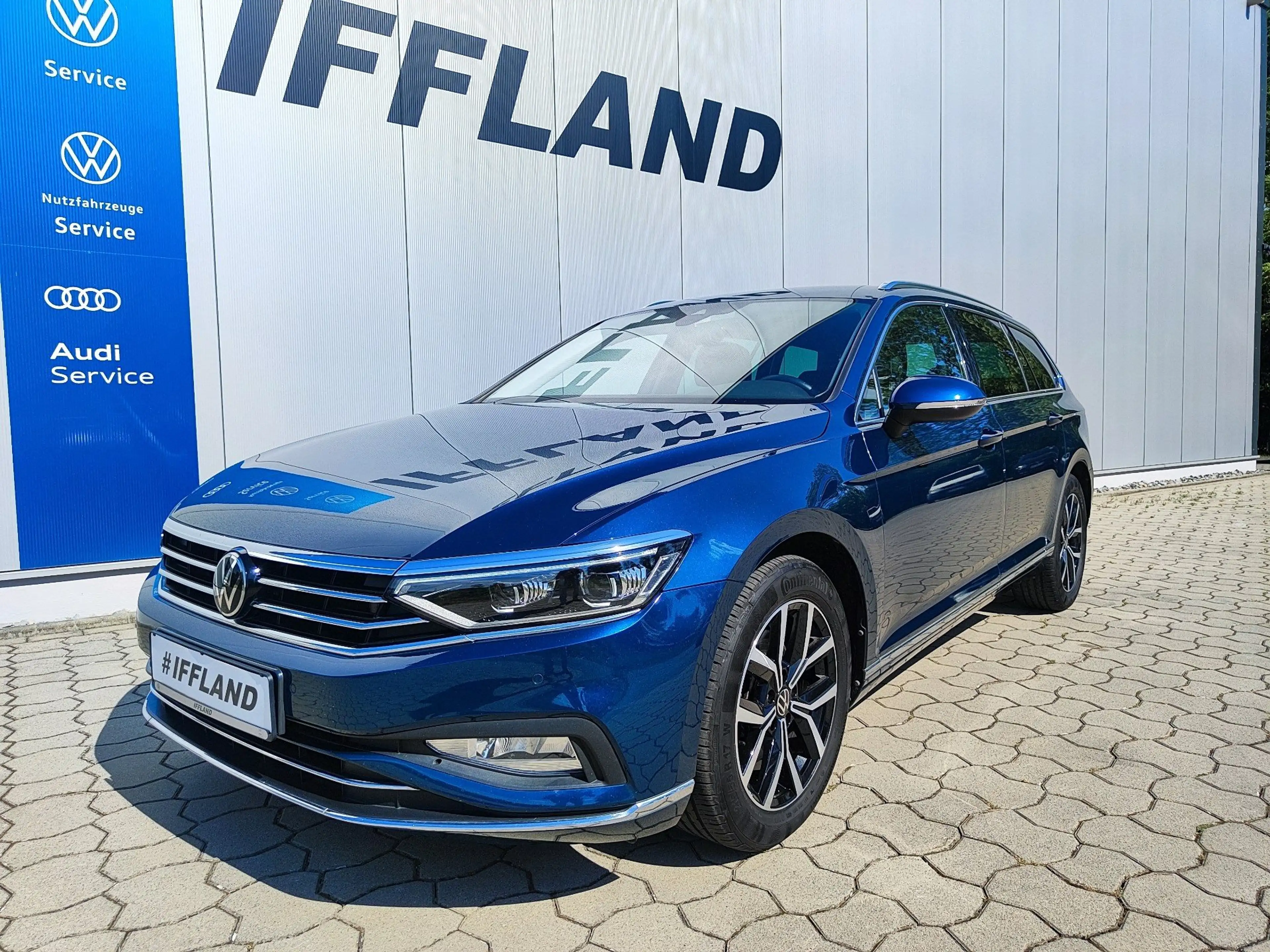 Volkswagen Passat Variant 2.0 TSI Elegance *AHK*ErgoActive*MATRIX* — photo 2