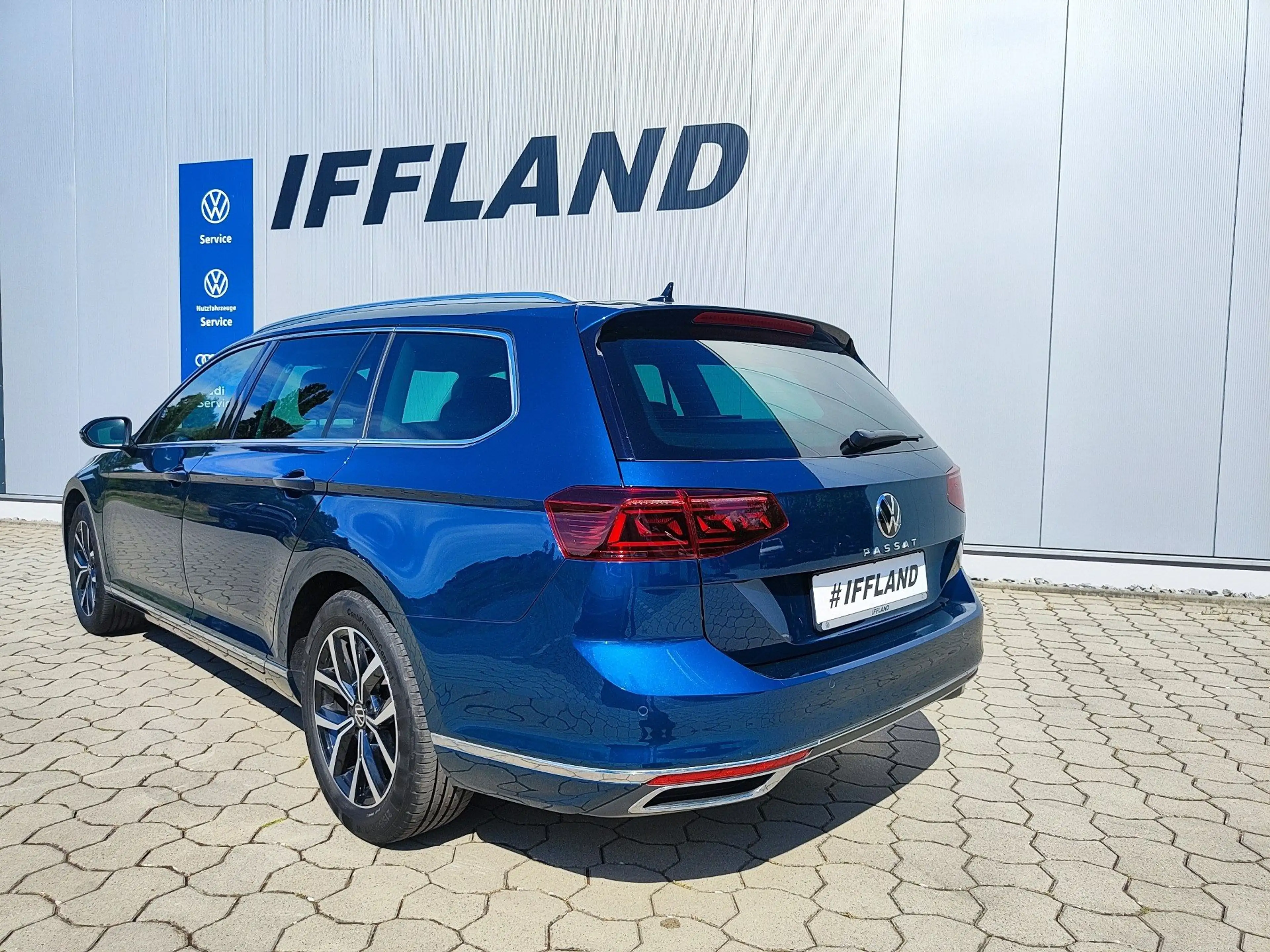 Volkswagen Passat Variant 2.0 TSI Elegance *AHK*ErgoActive*MATRIX* — photo 7