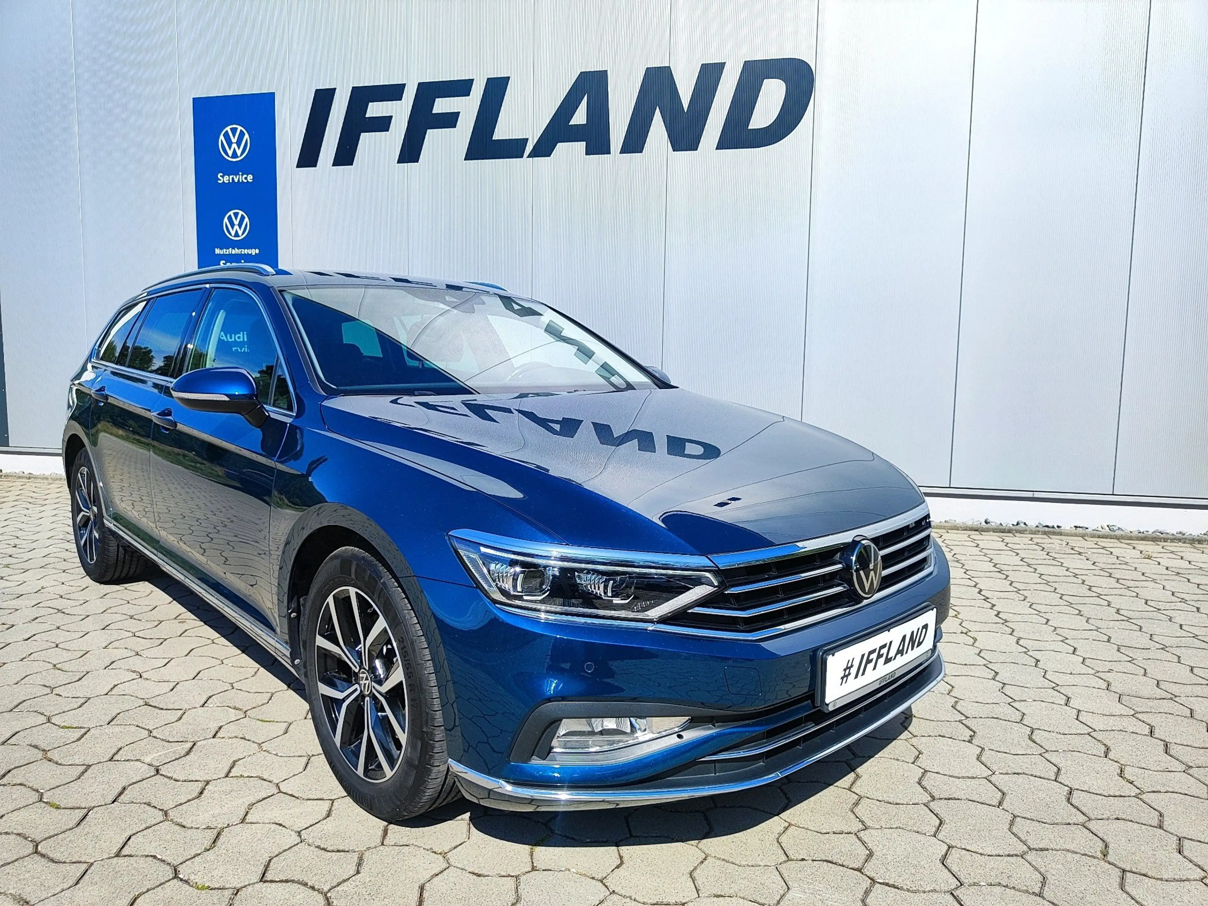 Volkswagen Passat Variant 2.0 TSI Elegance *AHK*ErgoActive*MATRIX* — photo 3