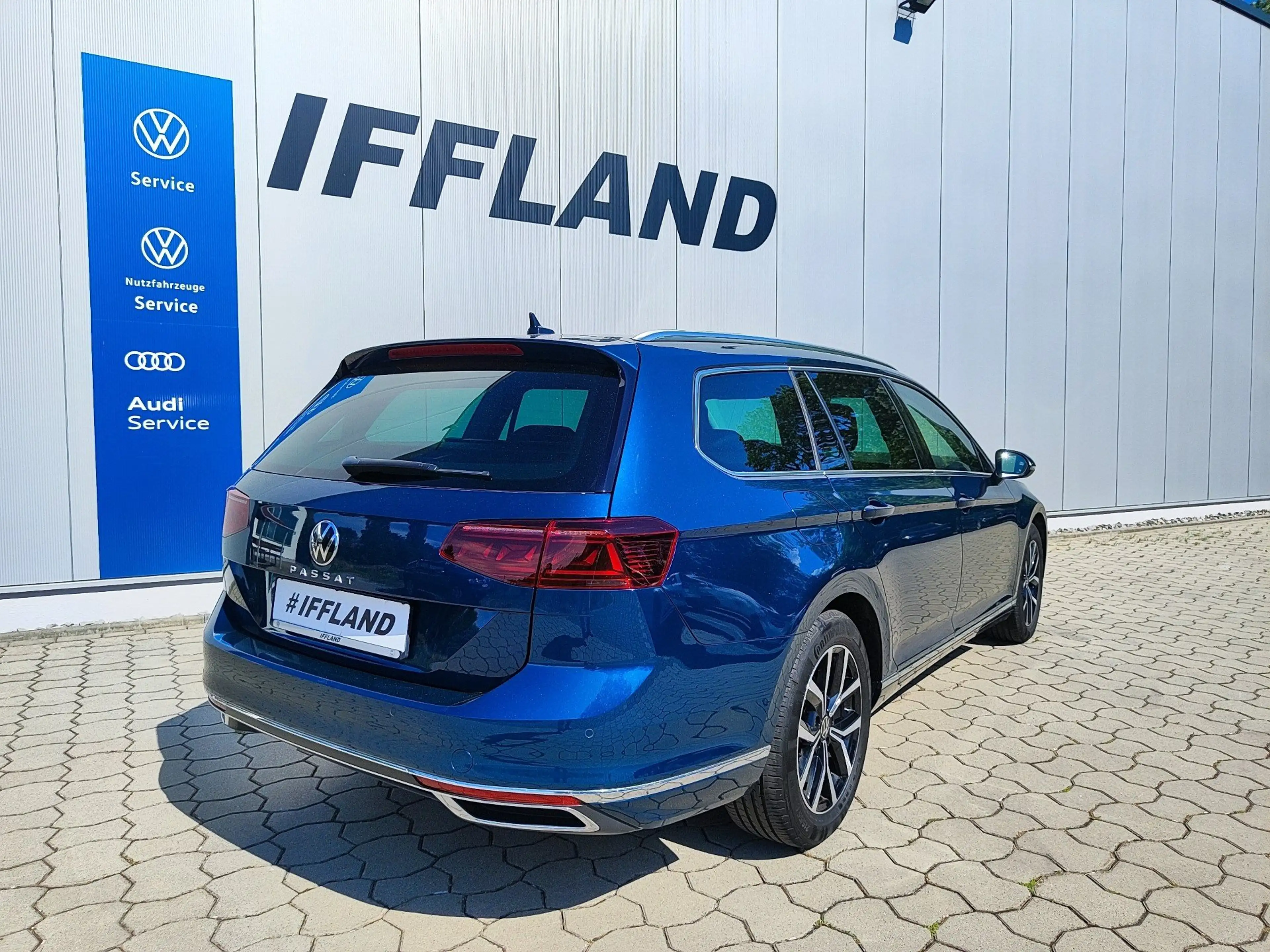 Volkswagen Passat Variant 2.0 TSI Elegance *AHK*ErgoActive*MATRIX* — photo 6