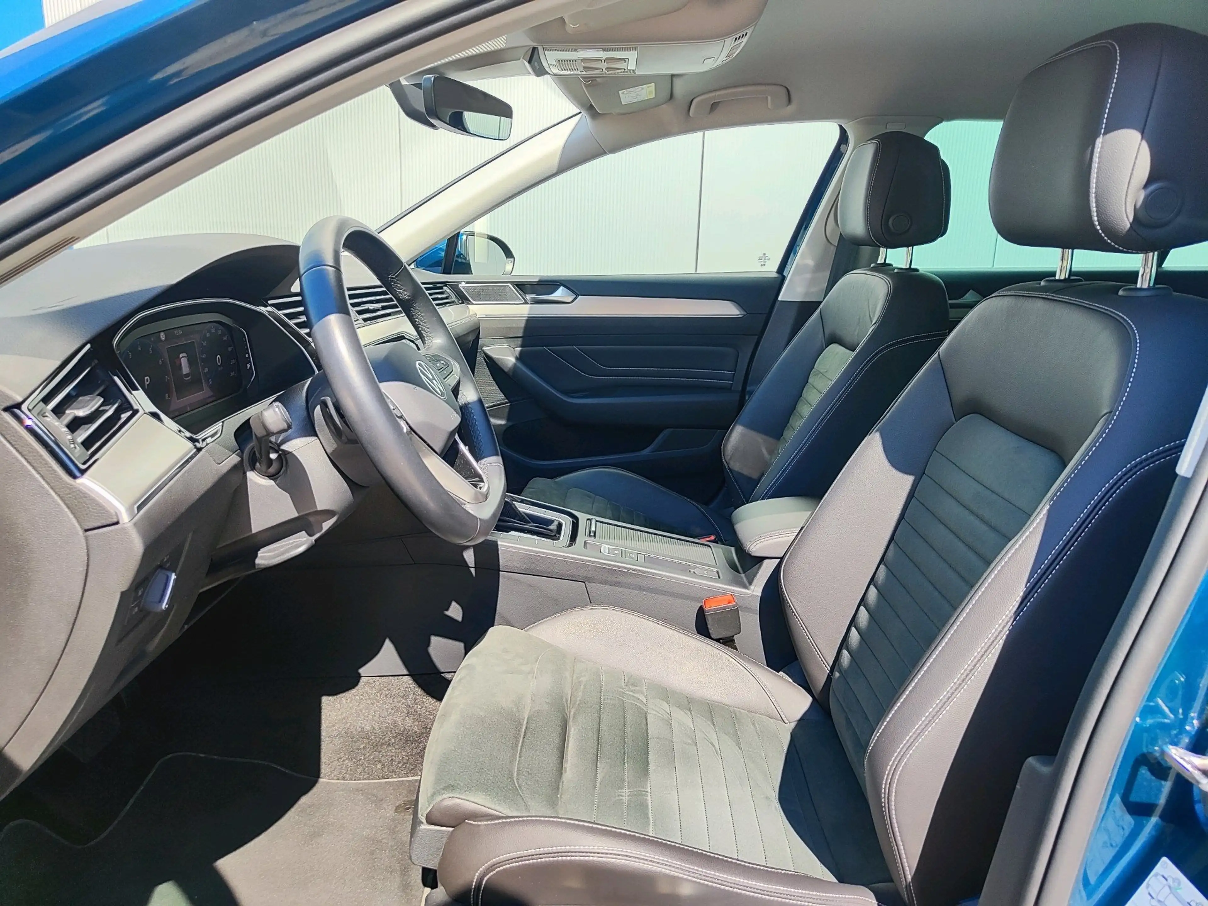 Volkswagen Passat Variant 2.0 TSI Elegance *AHK*ErgoActive*MATRIX* — photo 11