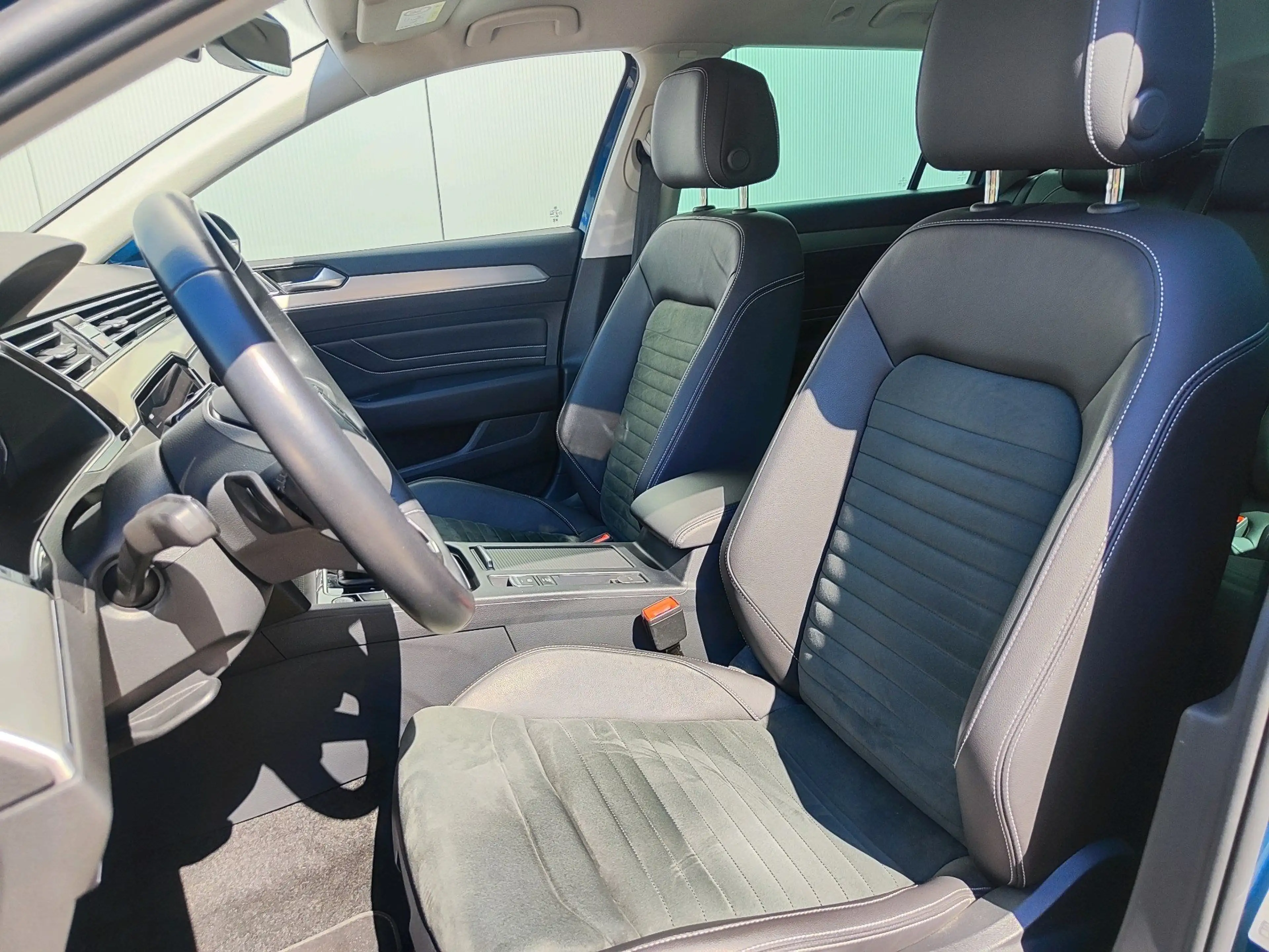 Volkswagen Passat Variant 2.0 TSI Elegance *AHK*ErgoActive*MATRIX* — photo 12