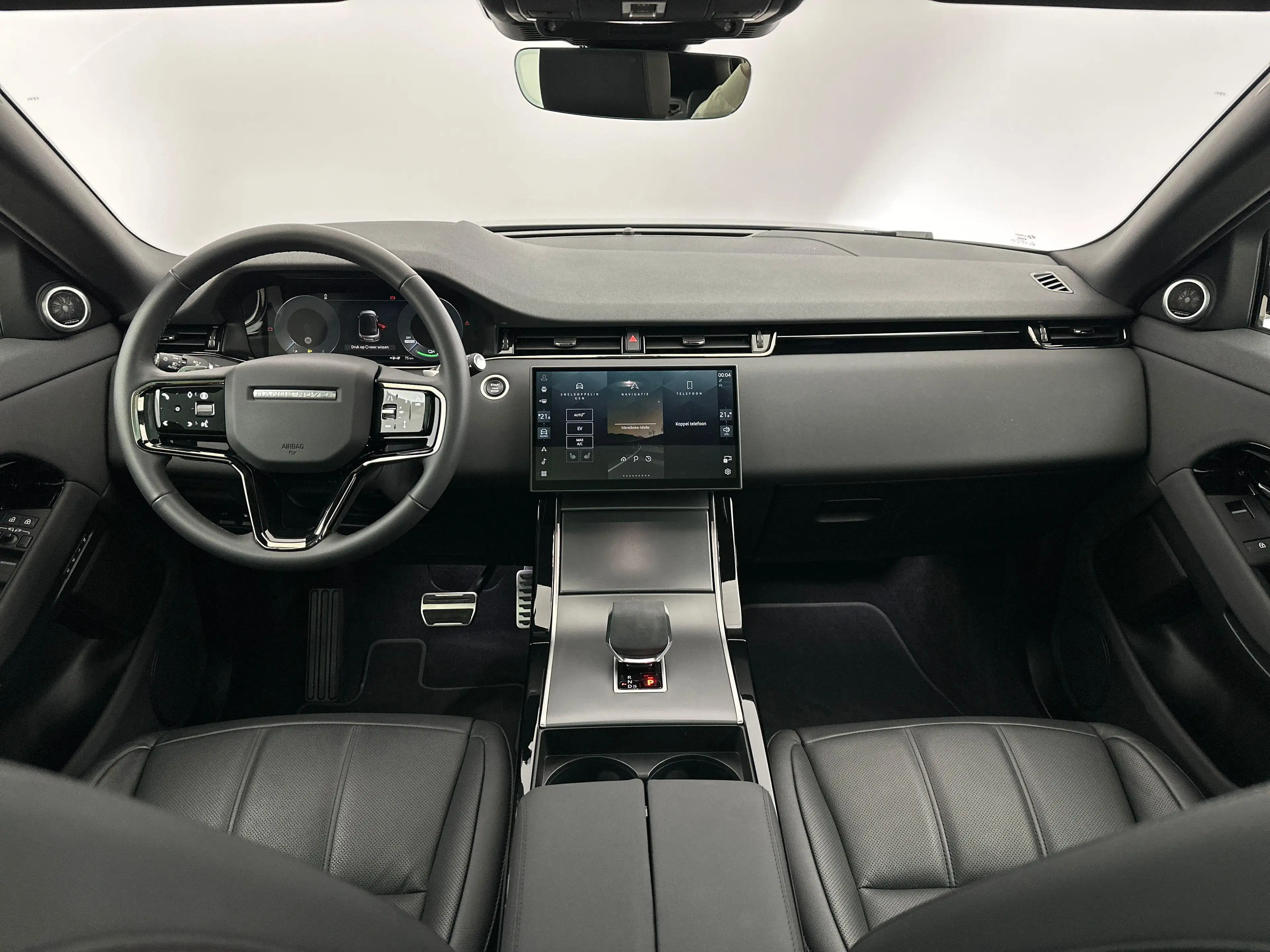 Land Rover Range Rover Evoque P270e Dynamic SE — photo 4