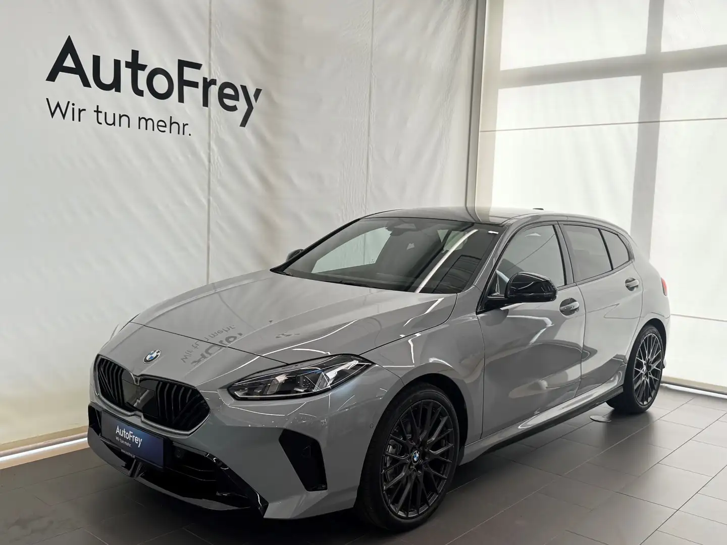 BMW 116 i Grau - 1