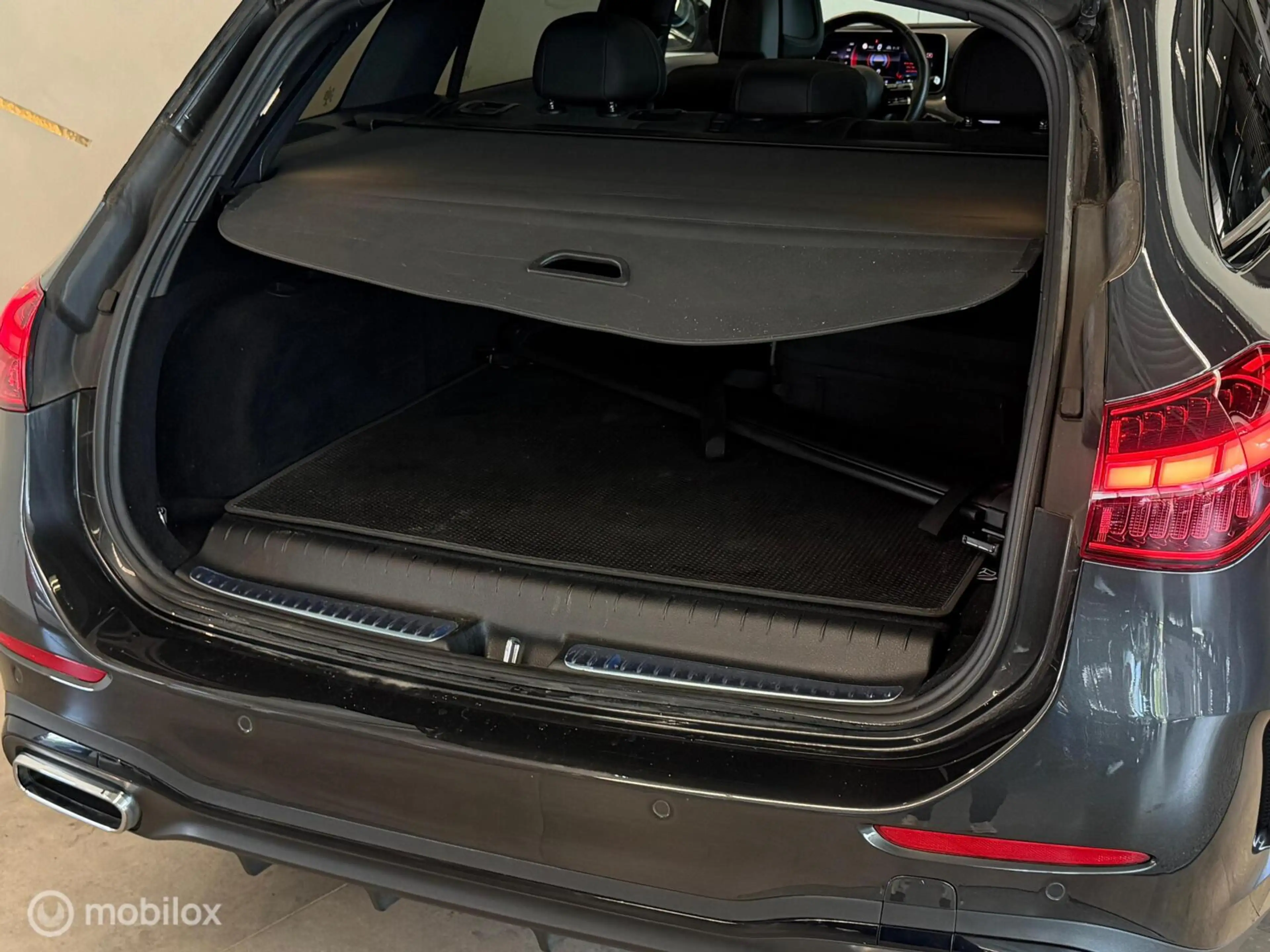 Mercedes-Benz C 300 Estate e AMG Line Panorama/Keyless/Night — photo 42