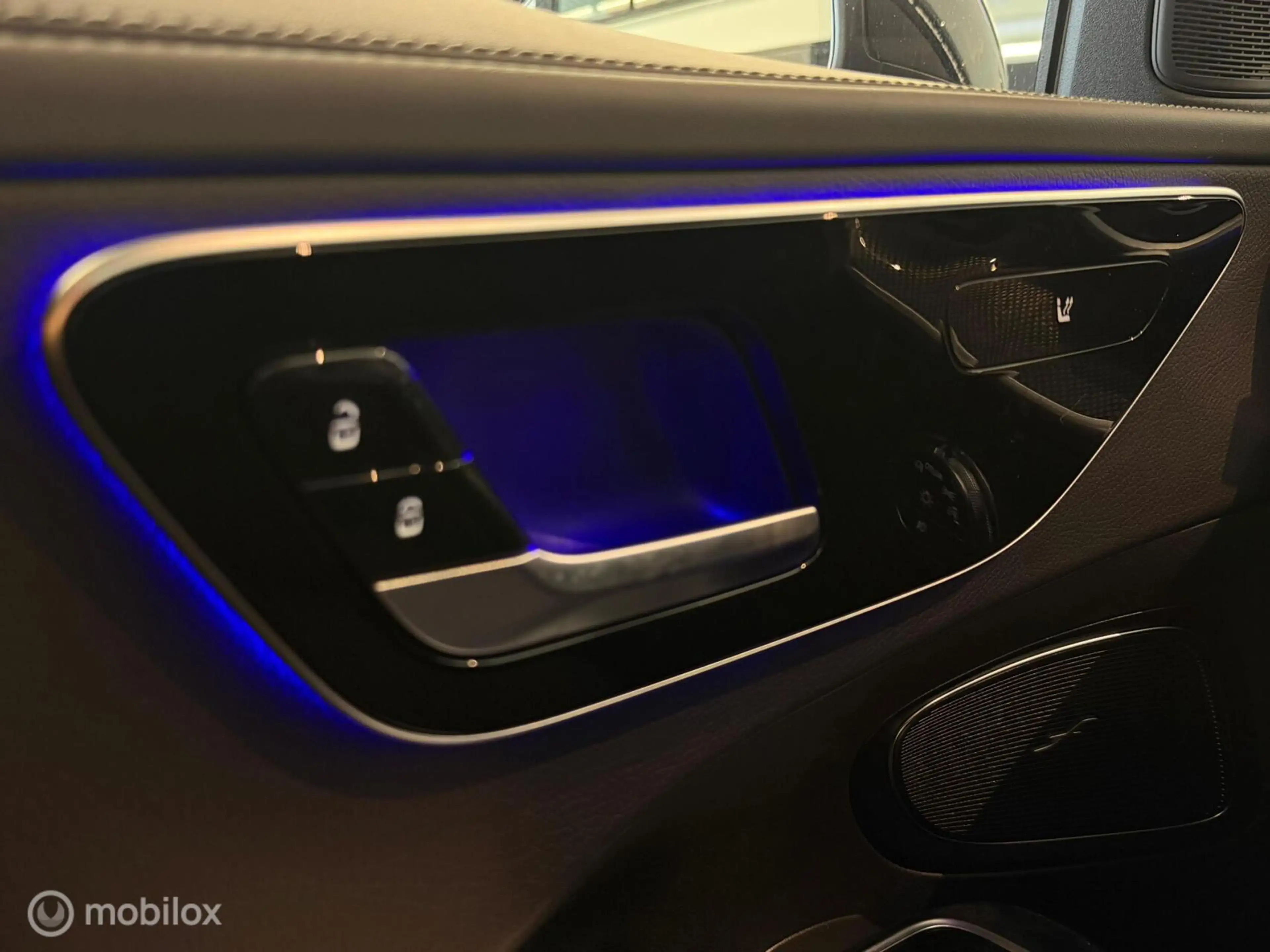Mercedes-Benz C 300 Estate e AMG Line Panorama/Keyless/Night — photo 28
