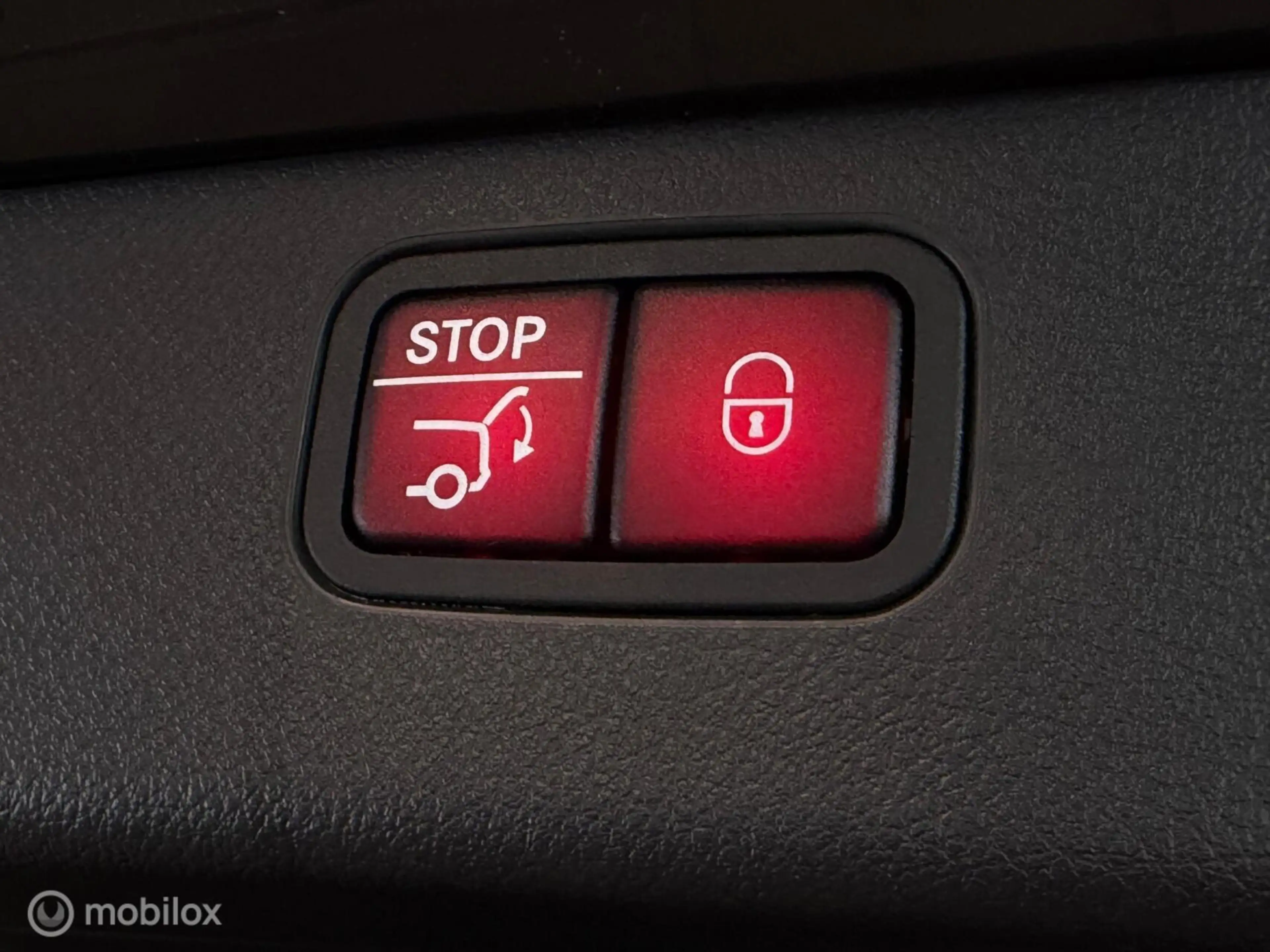 Mercedes-Benz C 300 Estate e AMG Line Panorama/Keyless/Night — photo 41