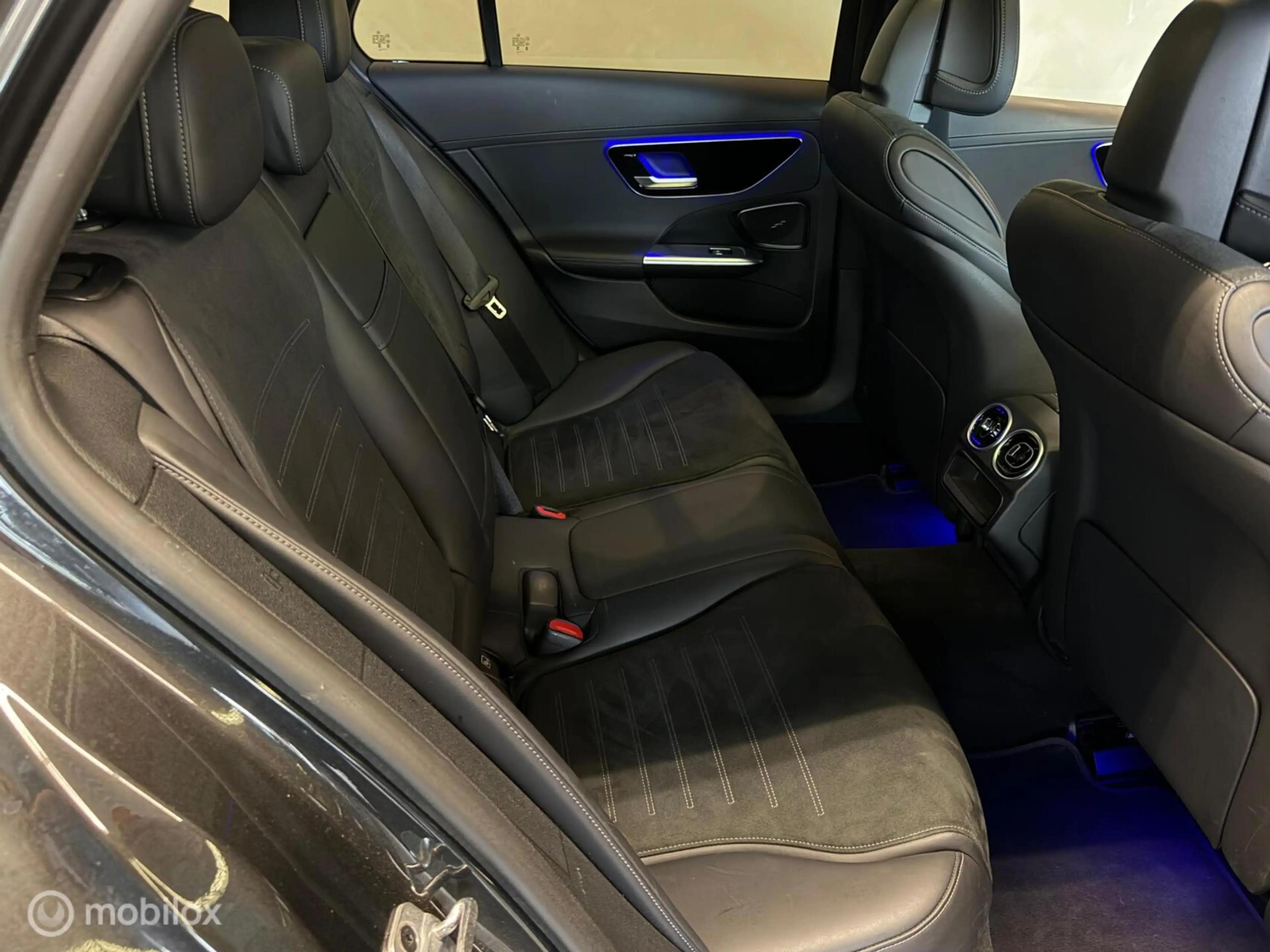Mercedes-Benz C 300 Estate e AMG Line Panorama/Keyless/Night — photo 31