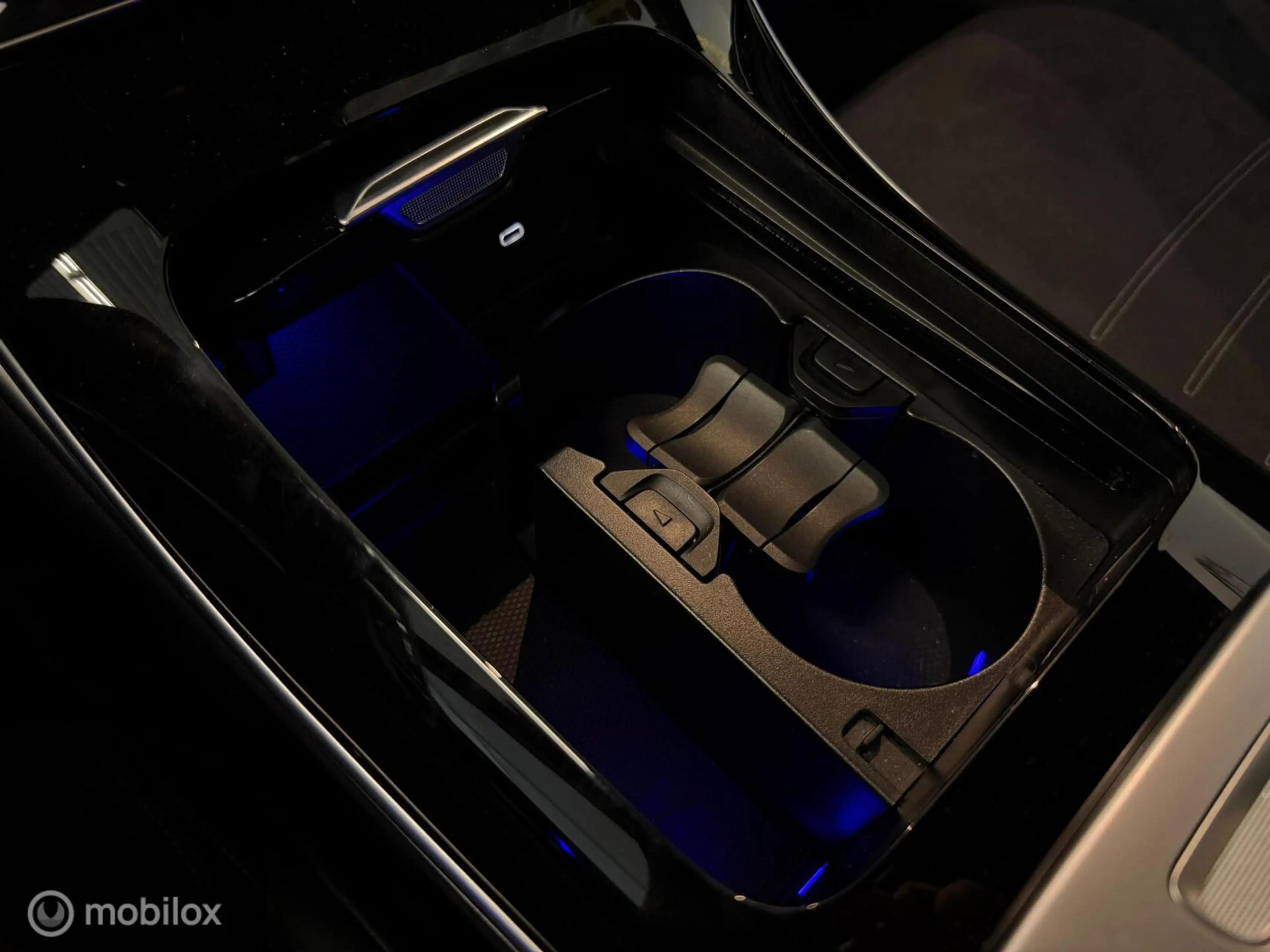 Mercedes-Benz C 300 Estate e AMG Line Panorama/Keyless/Night — photo 29