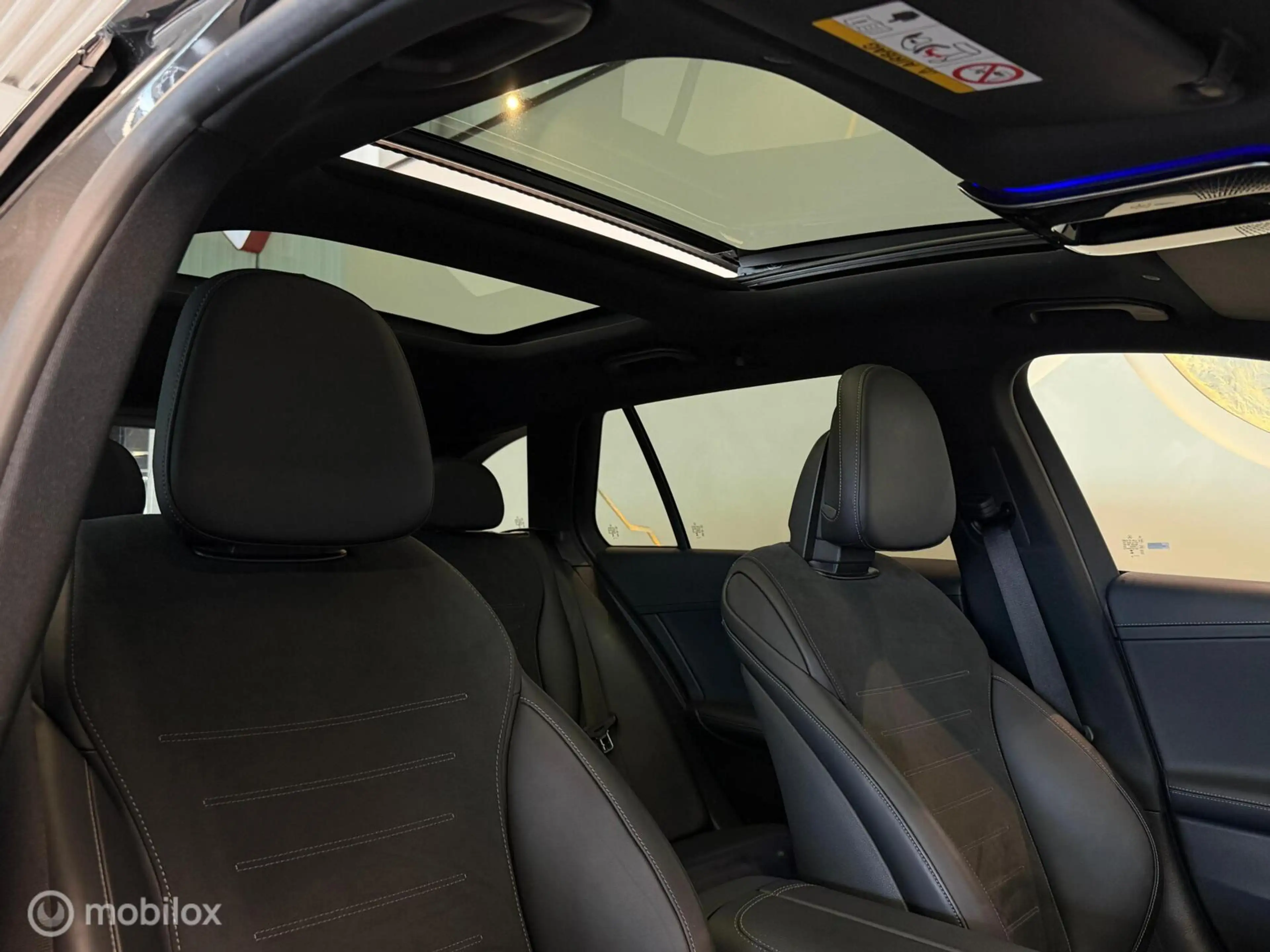 Mercedes-Benz C 300 Estate e AMG Line Panorama/Keyless/Night — photo 39