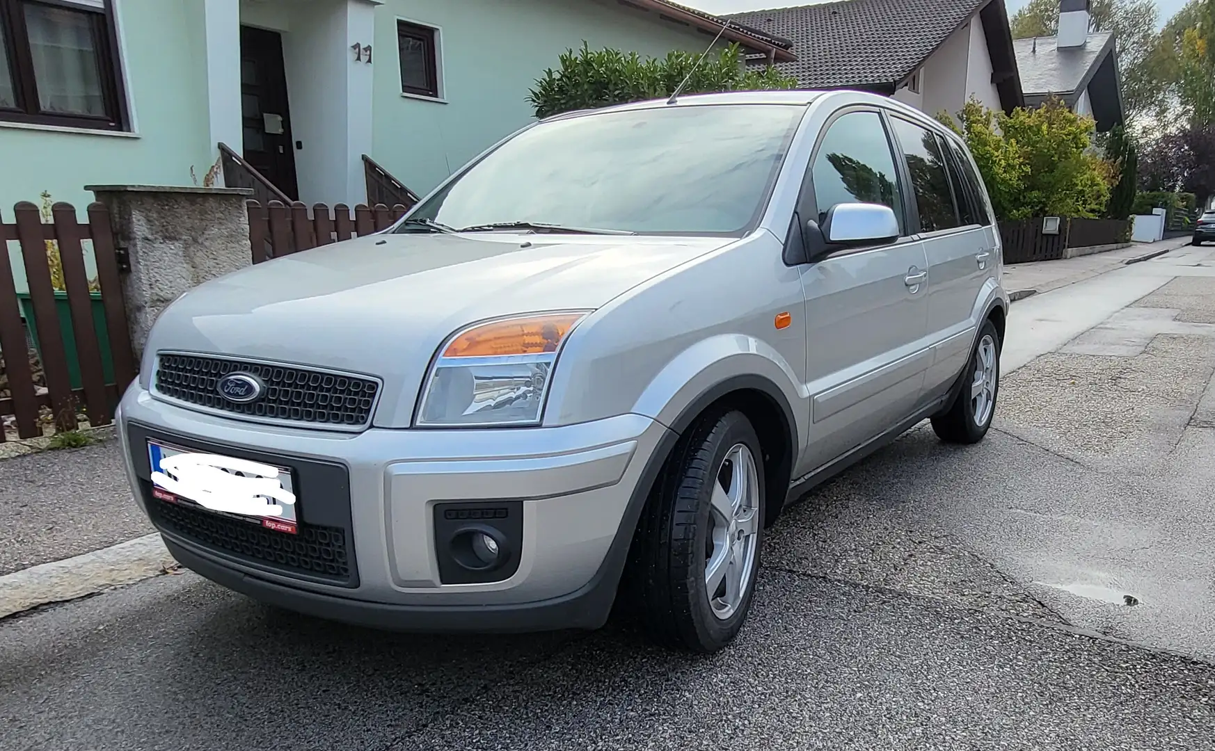 Ford Fusion Fusion Plus 1,4 16V Durashift-EST Plus Silber - 1
