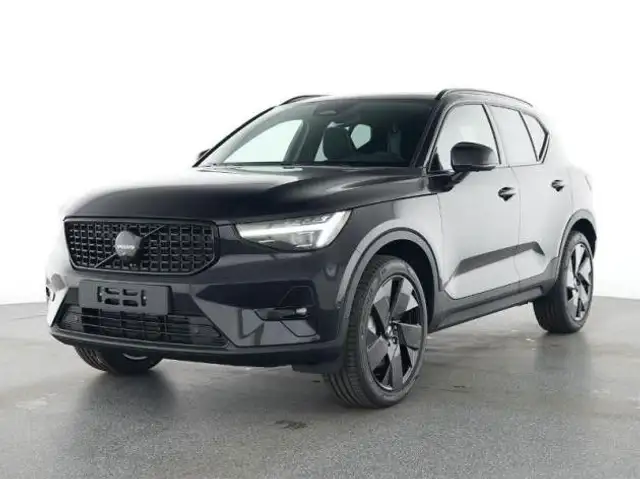 Volvo XC40 B3 Benzin 2WD Ultra Black Edition DKG/AHK