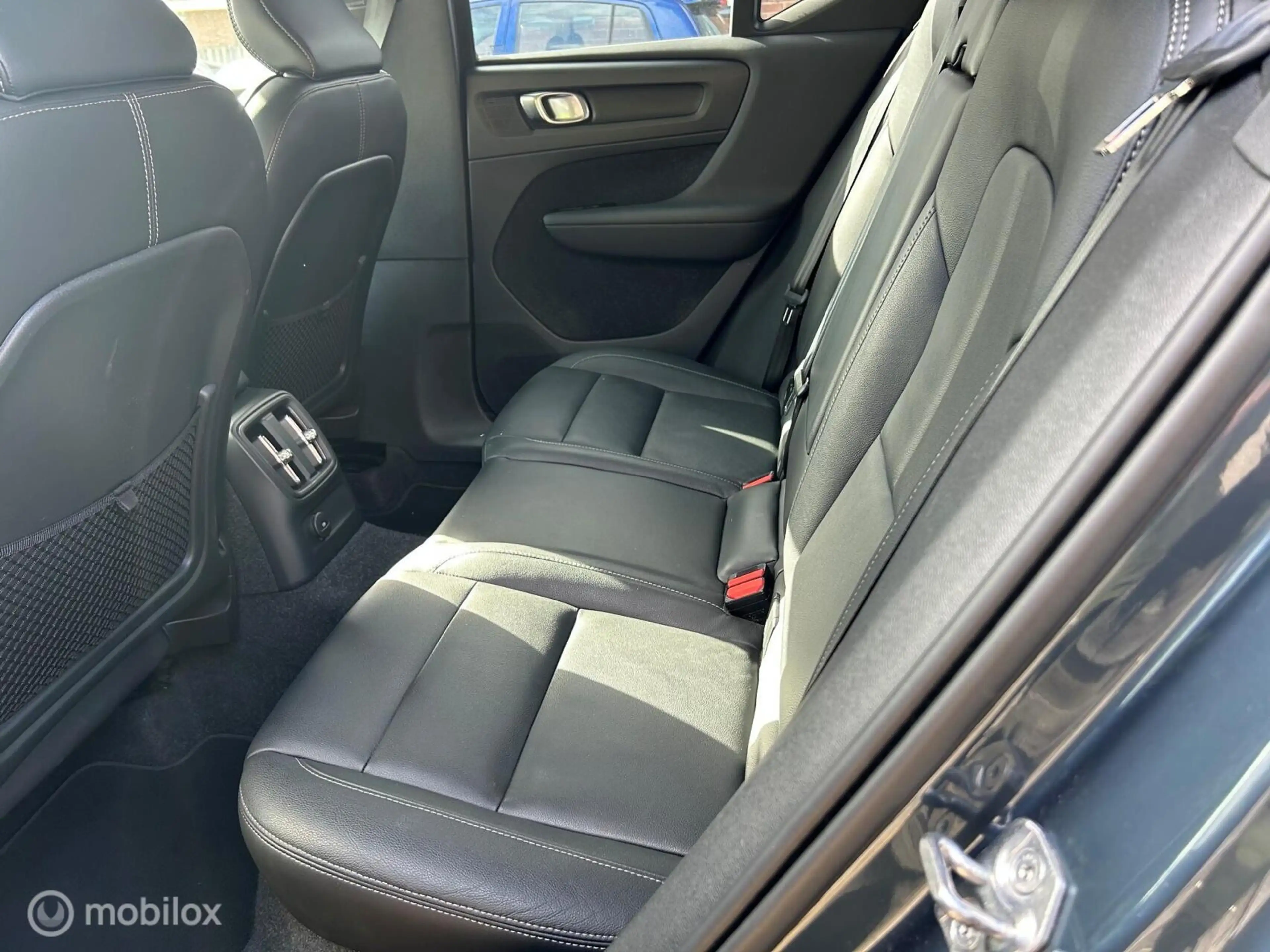 Volvo XC40 1.5 T4 Recharge Inscription Expression Leer Trekha — photo 14