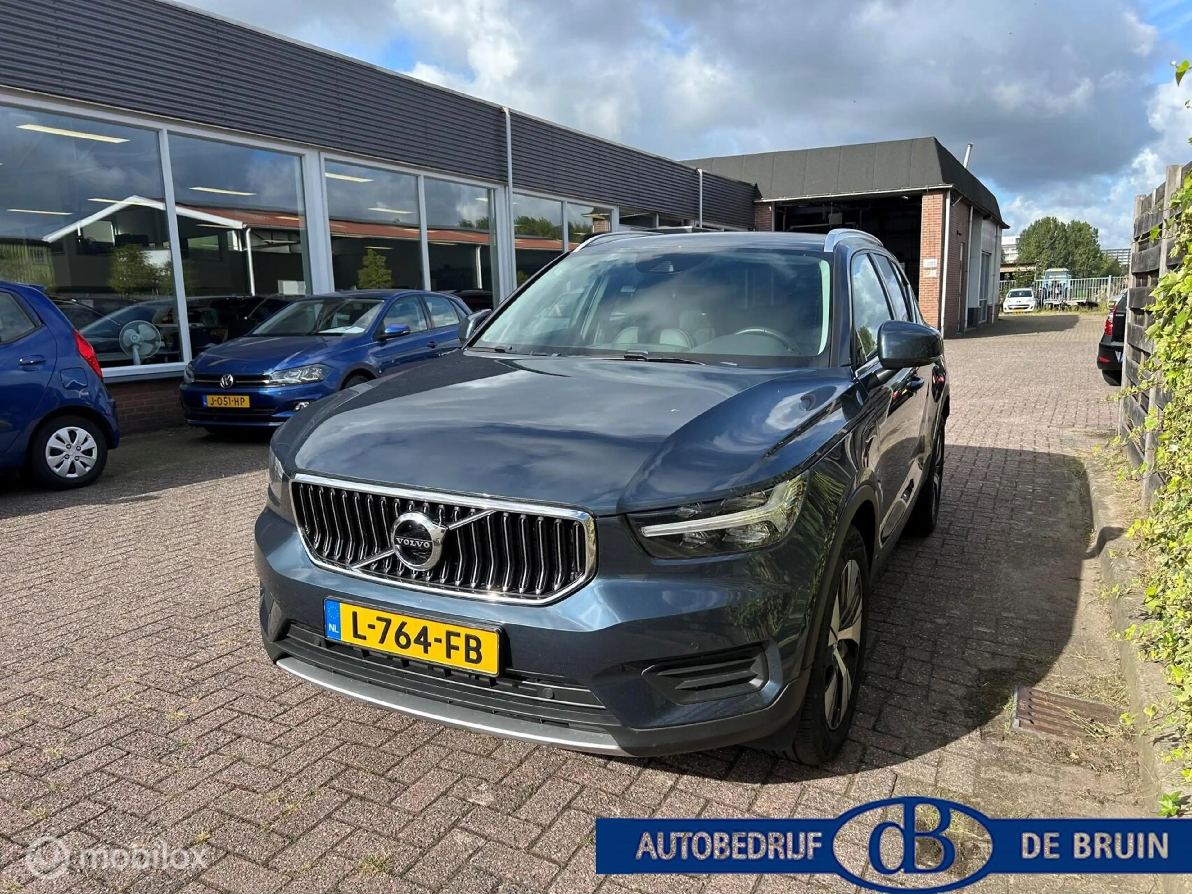 Volvo XC40 1.5 T4 Recharge Inscription Expression Leer Trekha — photo 2