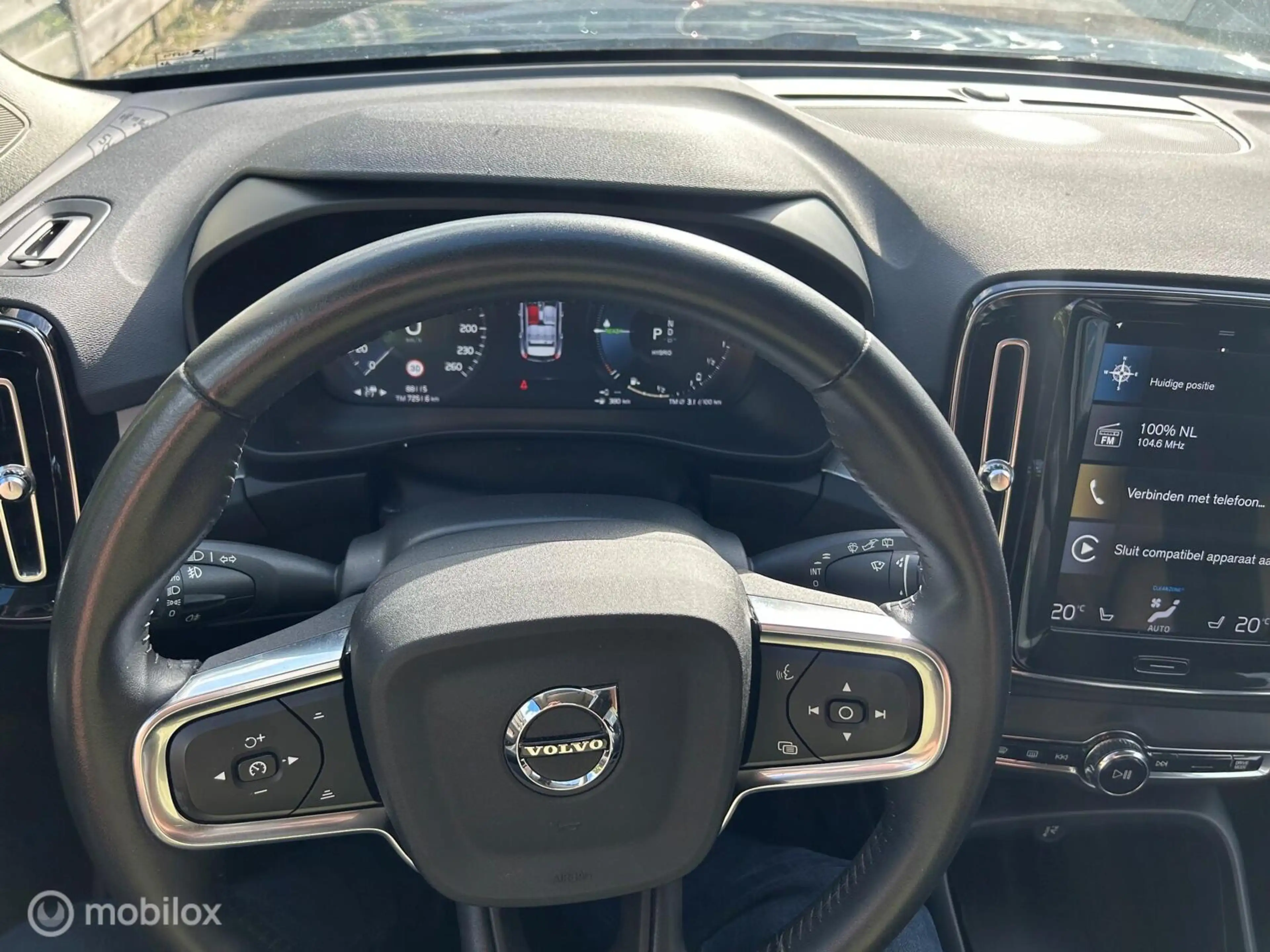 Volvo XC40 1.5 T4 Recharge Inscription Expression Leer Trekha — photo 8