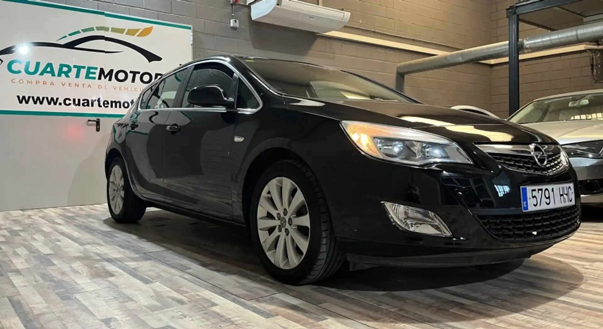 Opel Astra 1.4 T Excellence Negro - 1