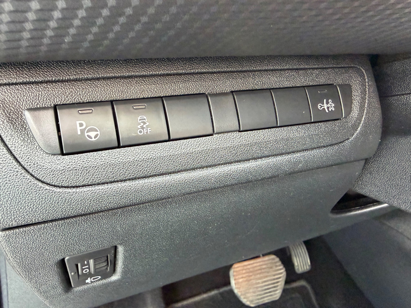 Peugeot 2008 1.6 VTi Allure, NAP, Navi, PDC, Bluetooth — photo 30
