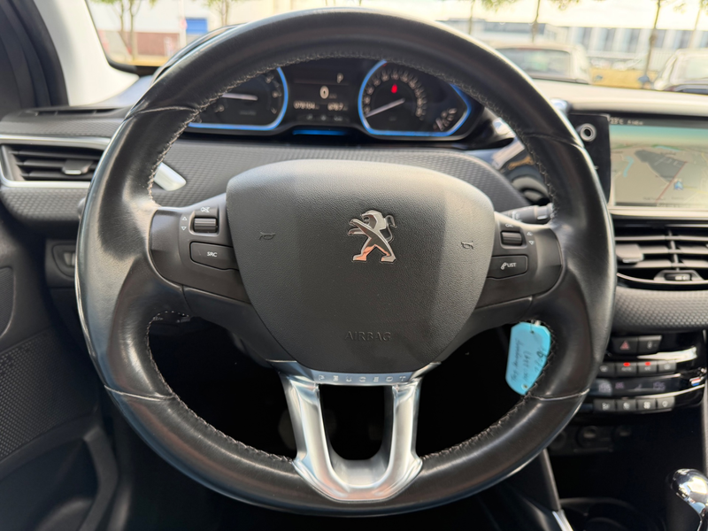 Peugeot 2008 1.6 VTi Allure, NAP, Navi, PDC, Bluetooth — photo 13