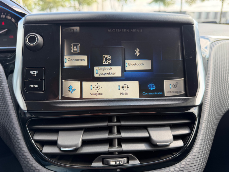 Peugeot 2008 1.6 VTi Allure, NAP, Navi, PDC, Bluetooth — photo 38