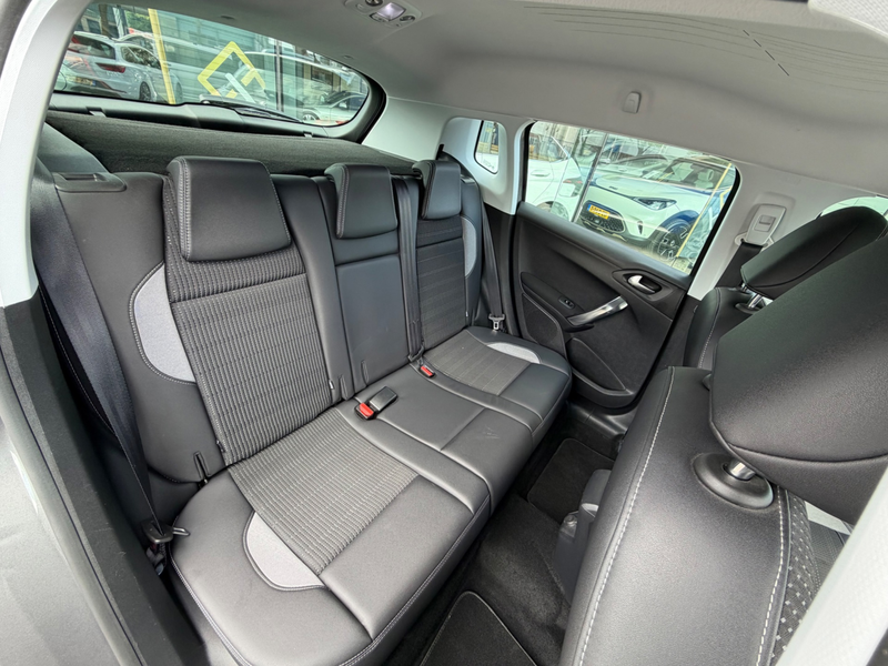 Peugeot 2008 1.6 VTi Allure, NAP, Navi, PDC, Bluetooth — photo 10