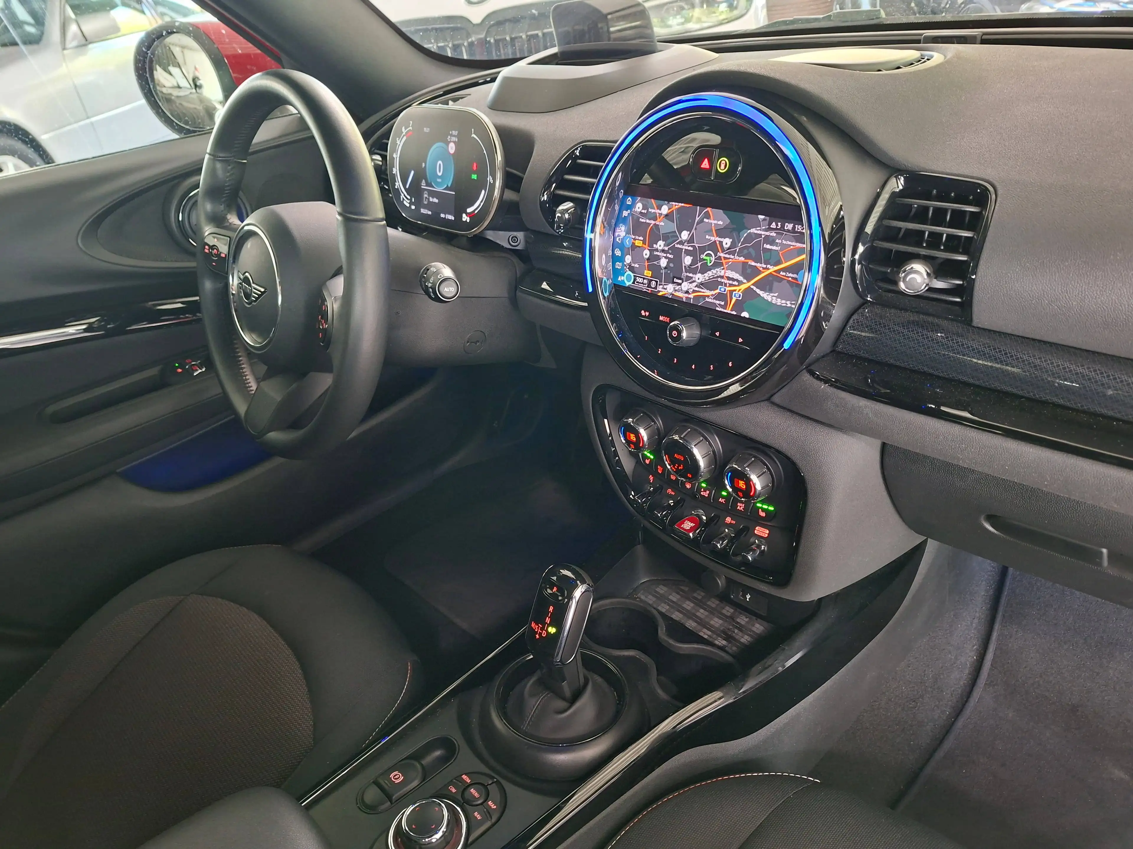 MINI Cooper Clubman Aut. Navi Kamera PanoDach E-Sitze HuD Classic Trim — photo 4