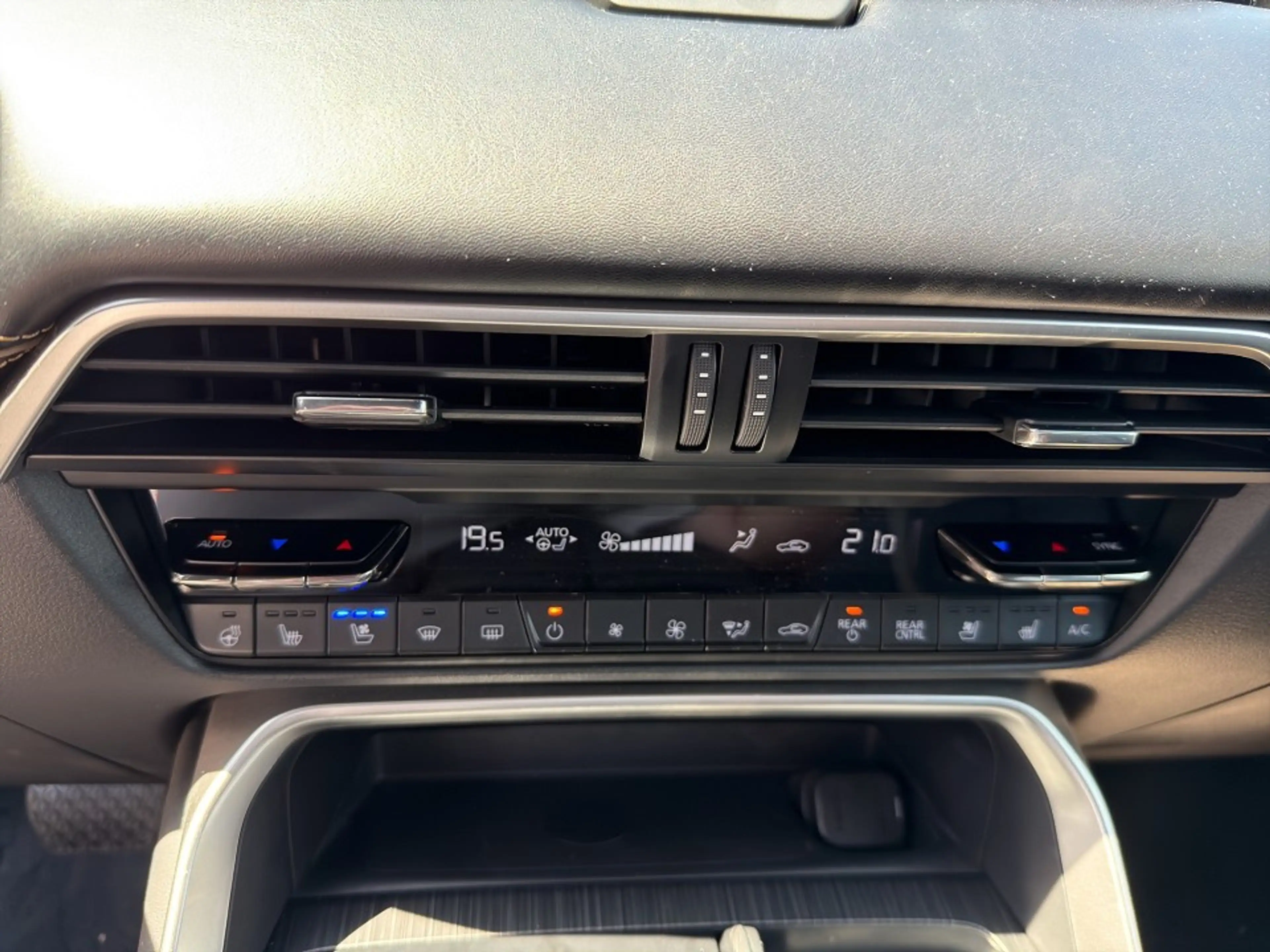 Mazda CX-80 3.3L e-SKYACTIV D 254ps — photo 15