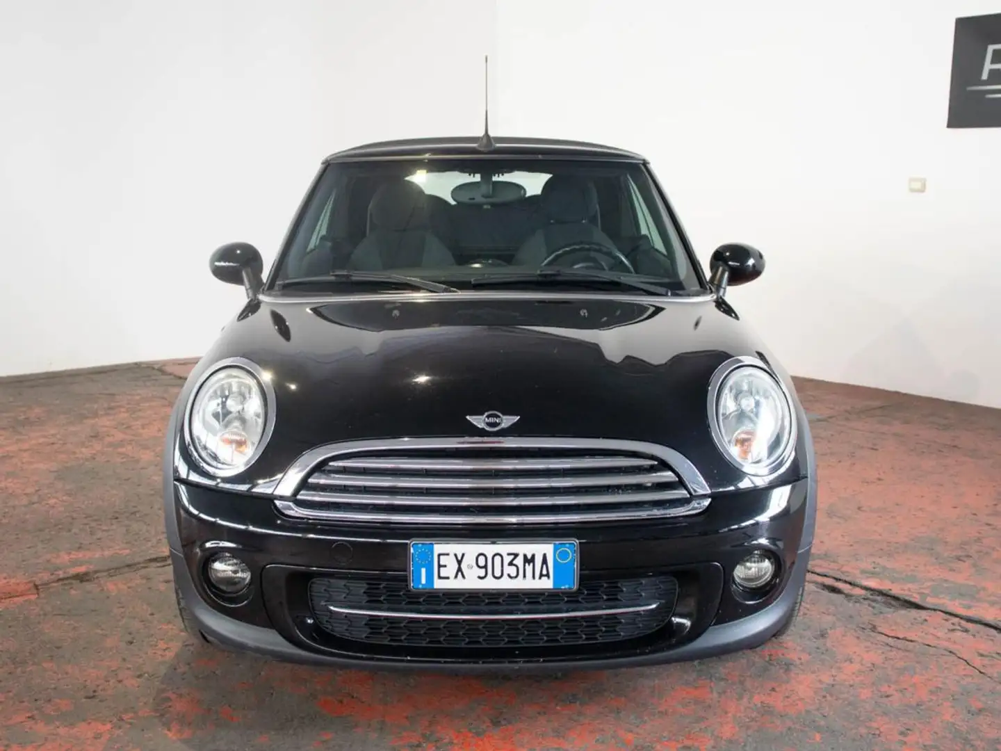 MINI Cooper D Cabrio Cooper D Cabrio 1.6 Чорний - 2