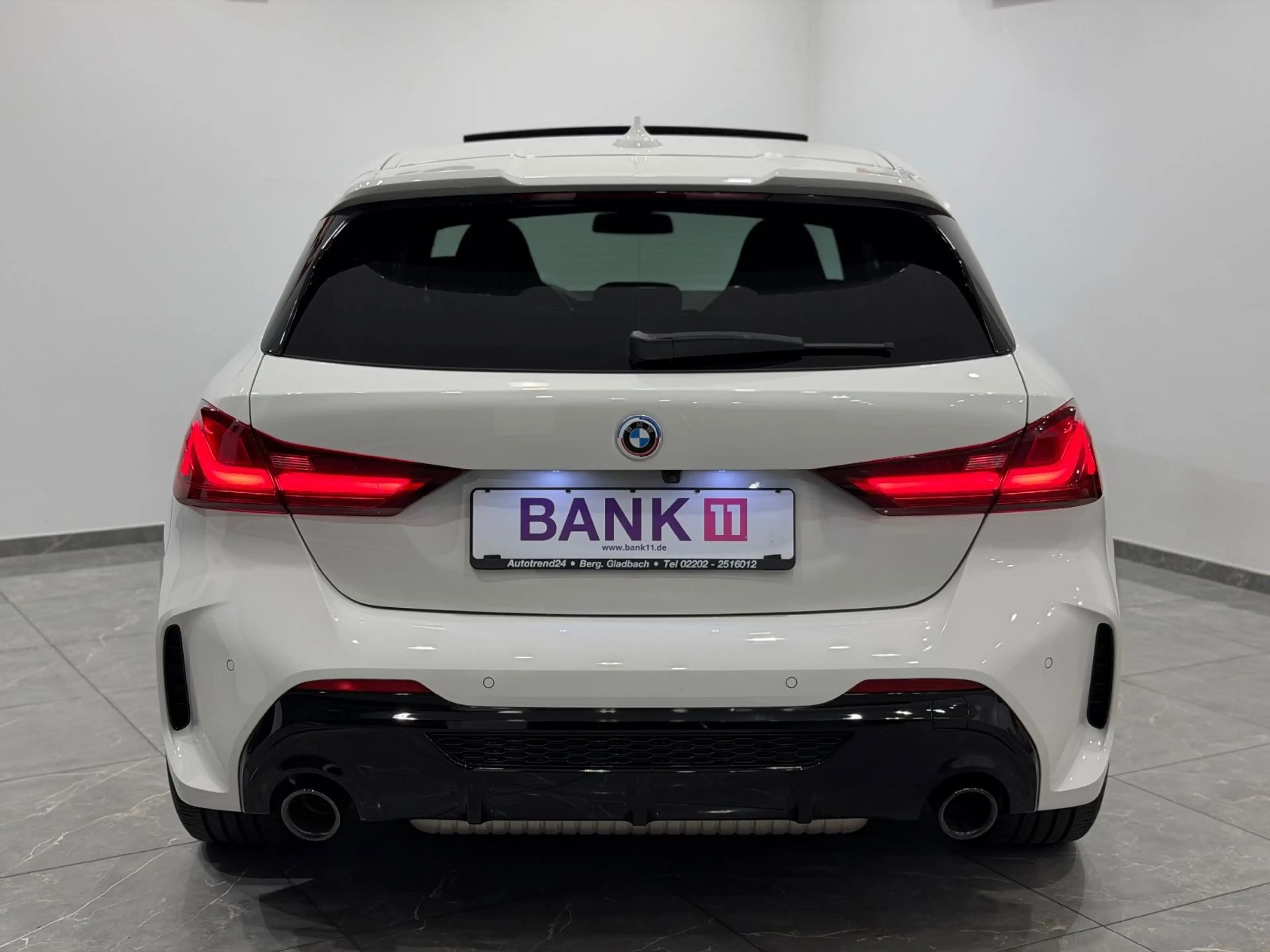 BMW 135 i xDrive SCHALE-PANO+KAMERA+HEAD-UP+LED — photo 8