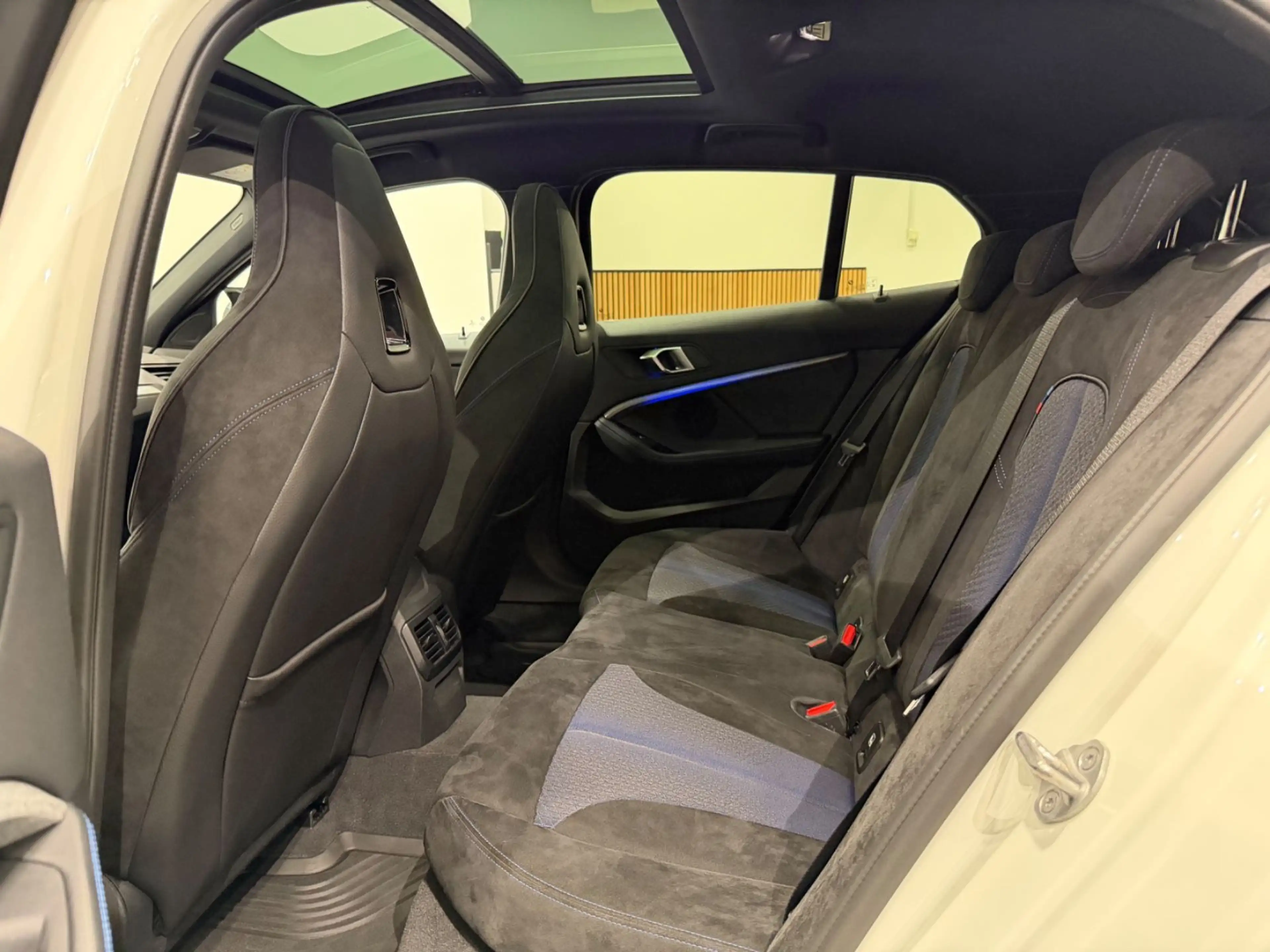 BMW 135 i xDrive SCHALE-PANO+KAMERA+HEAD-UP+LED — photo 15
