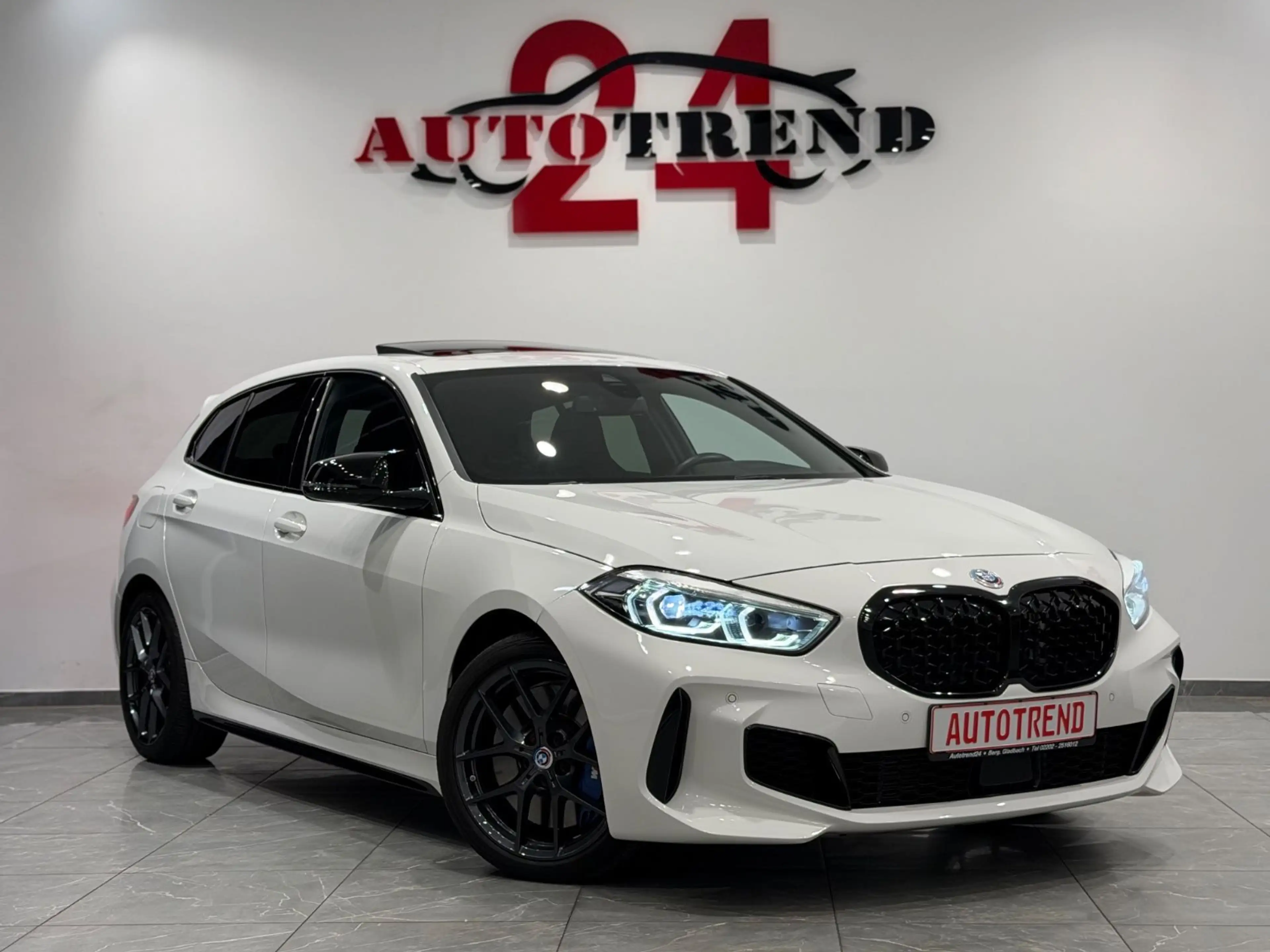 BMW 135 i xDrive SCHALE-PANO+KAMERA+HEAD-UP+LED — photo 2
