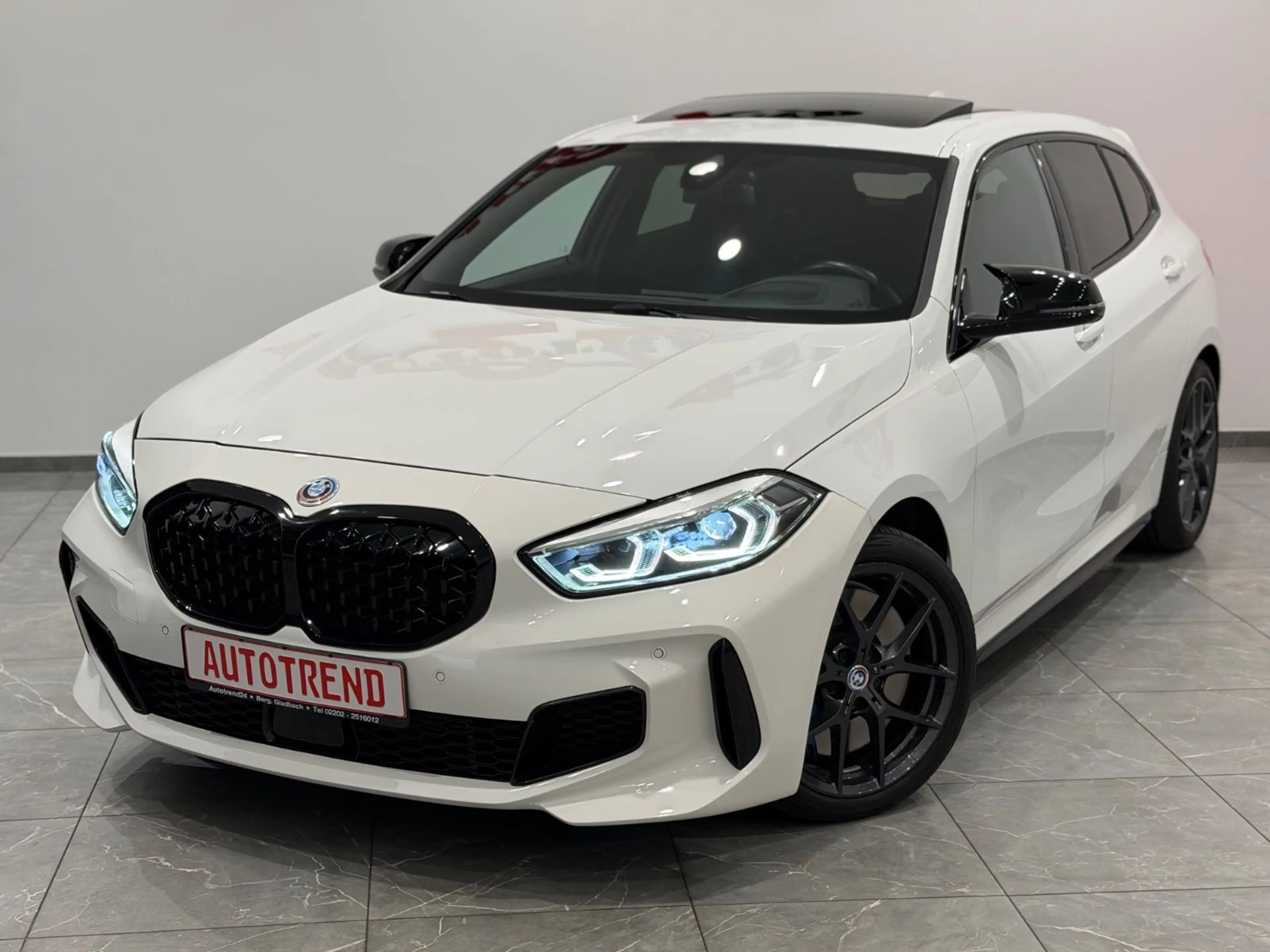 BMW 135 i xDrive SCHALE-PANO+KAMERA+HEAD-UP+LED — photo 5
