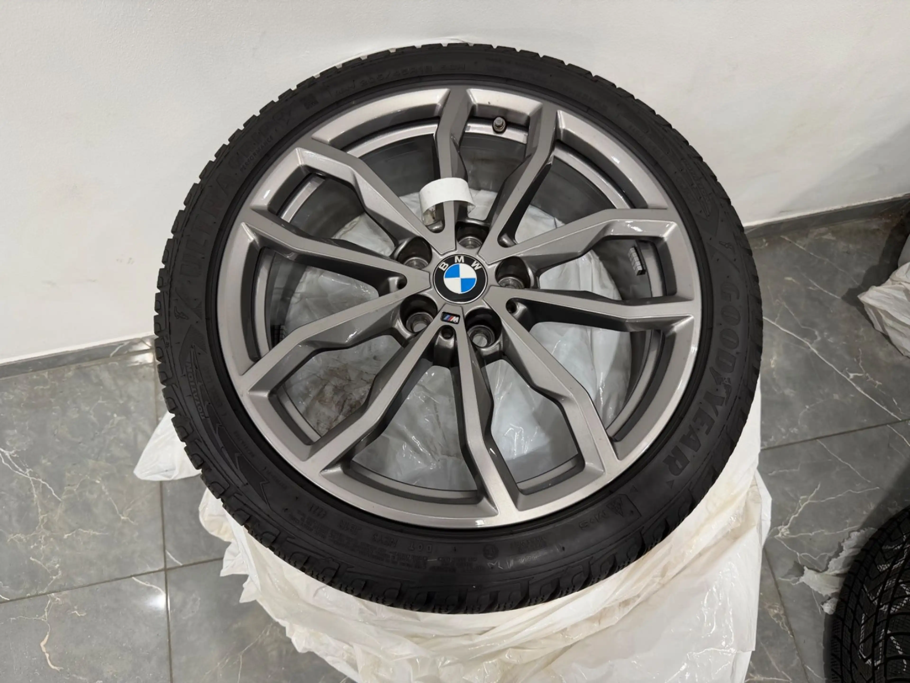 BMW 135 i xDrive SCHALE-PANO+KAMERA+HEAD-UP+LED — photo 14