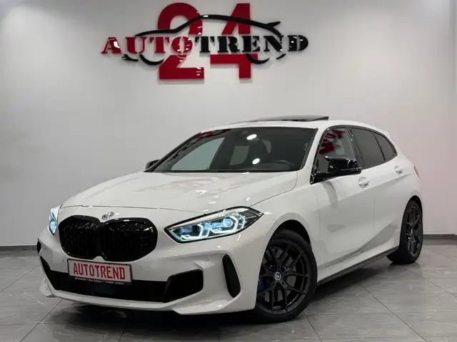 Bmw 135 i xDrive SCHALE PANO+KAMERA+HEAD UP+LED