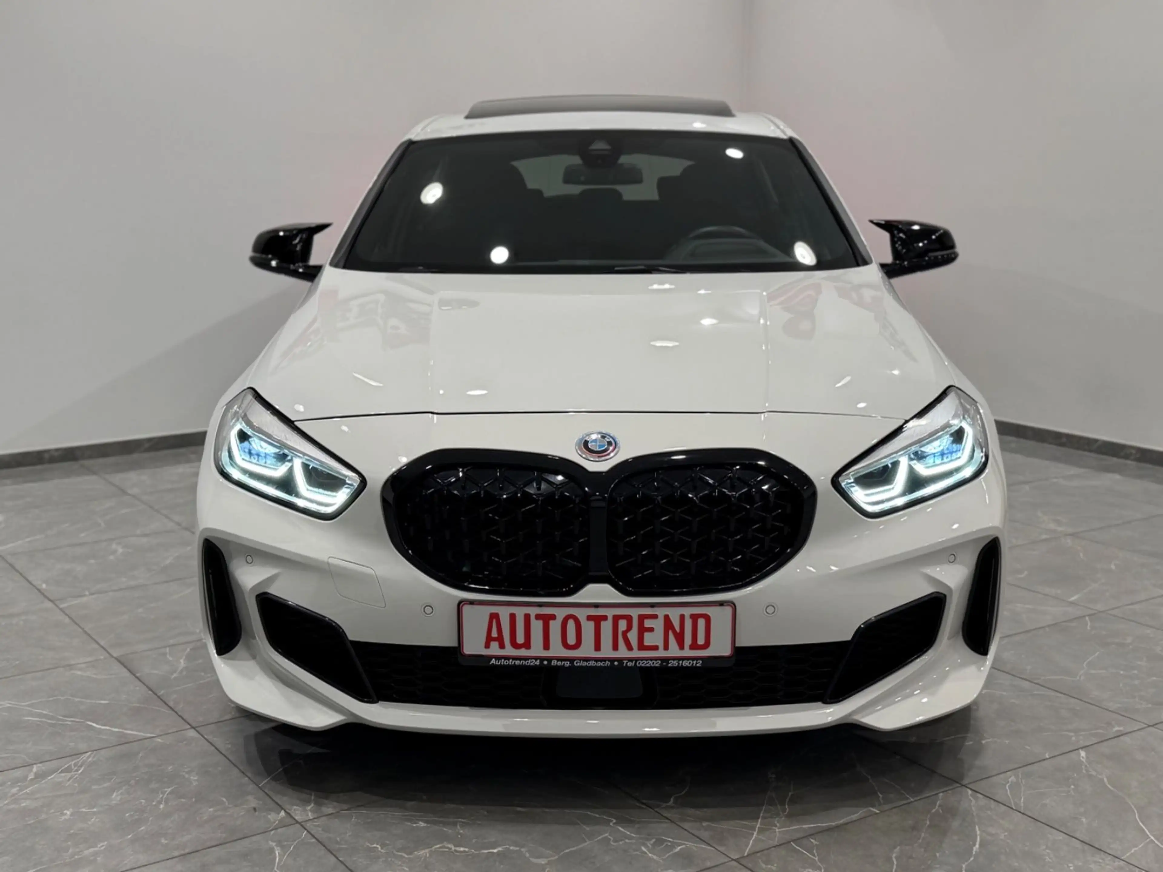 BMW 135 i xDrive SCHALE-PANO+KAMERA+HEAD-UP+LED — photo 7
