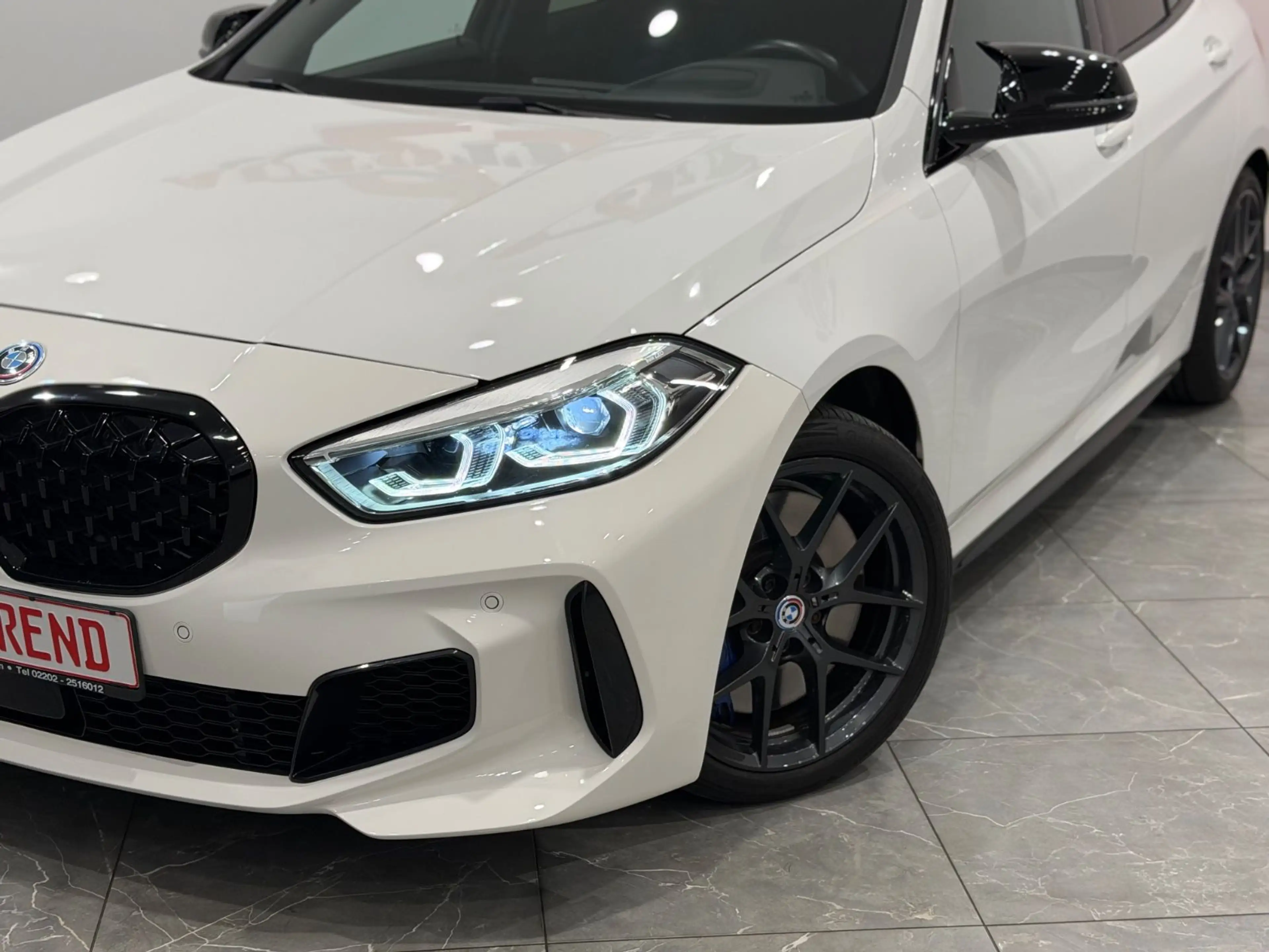 BMW 135 i xDrive SCHALE-PANO+KAMERA+HEAD-UP+LED — photo 6