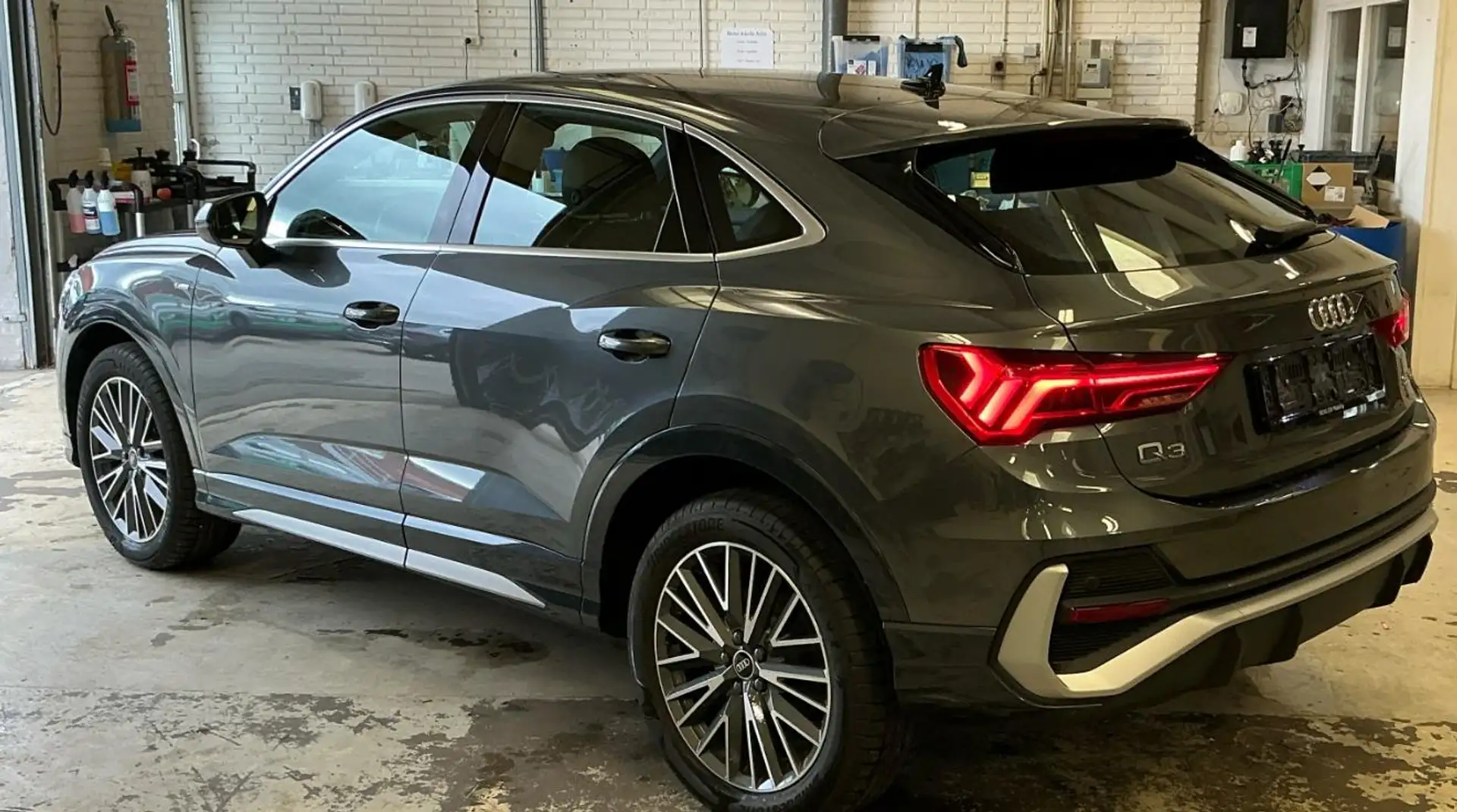 Audi Q3 Sportback S line 35 TDI S-Tronic 35 TDi Grau - 2