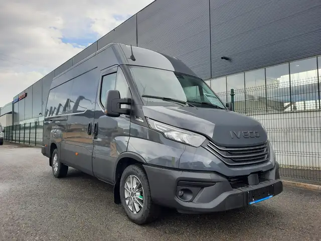 Iveco Daily TOP Ausstattung € 36.990,- NETTO L3H2 12m³