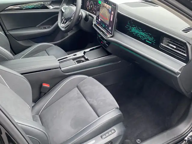 Volkswagen Passat view 20